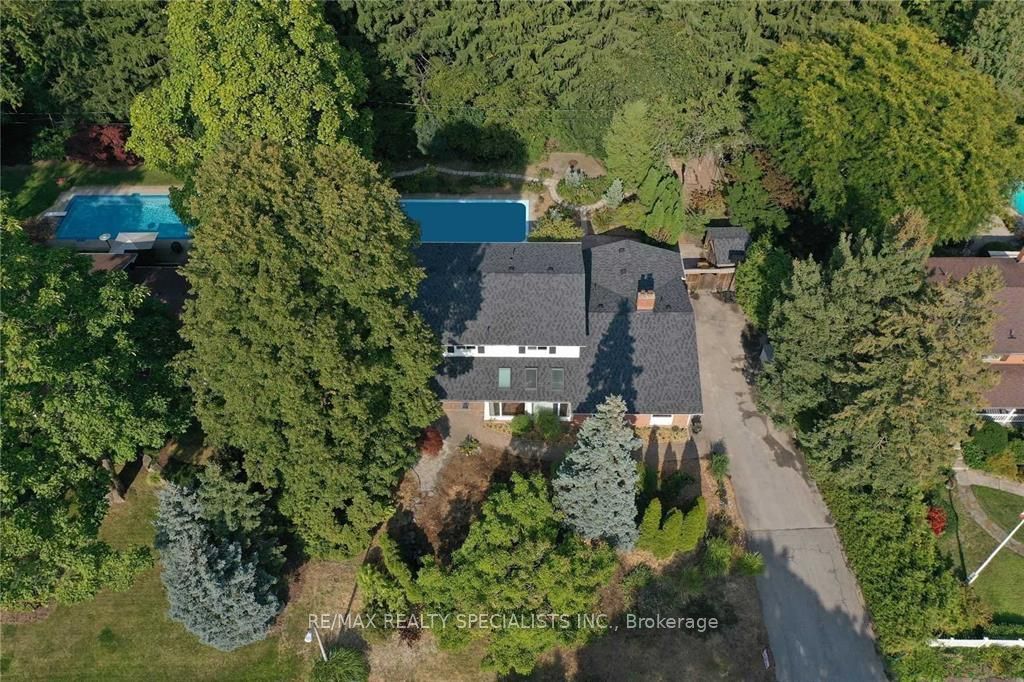 145 Wolfdale Avenue Property Photo 1