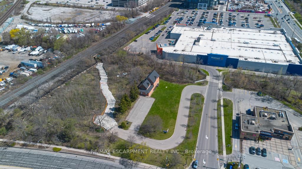923 Brant Street Property Photo 1