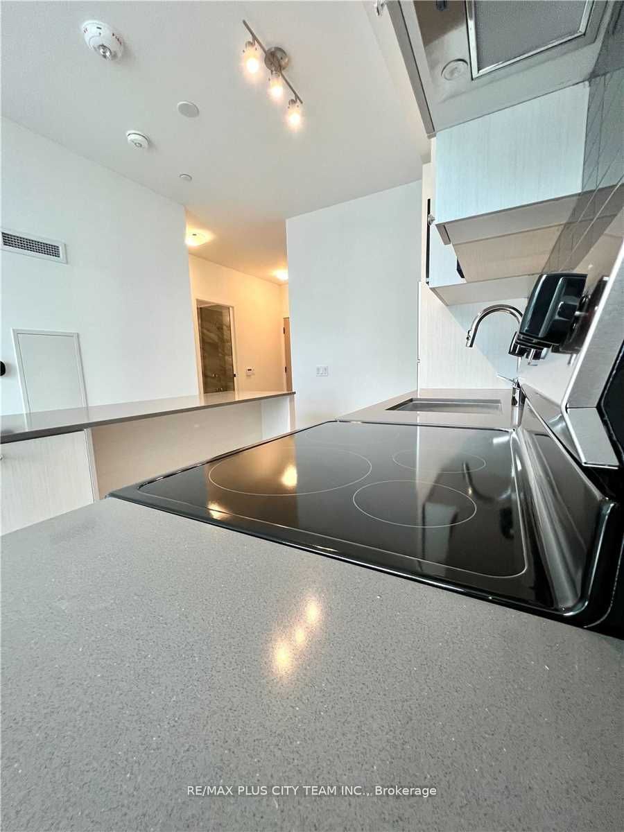 #712 - 60 George Butchart Drive Property Photo 7