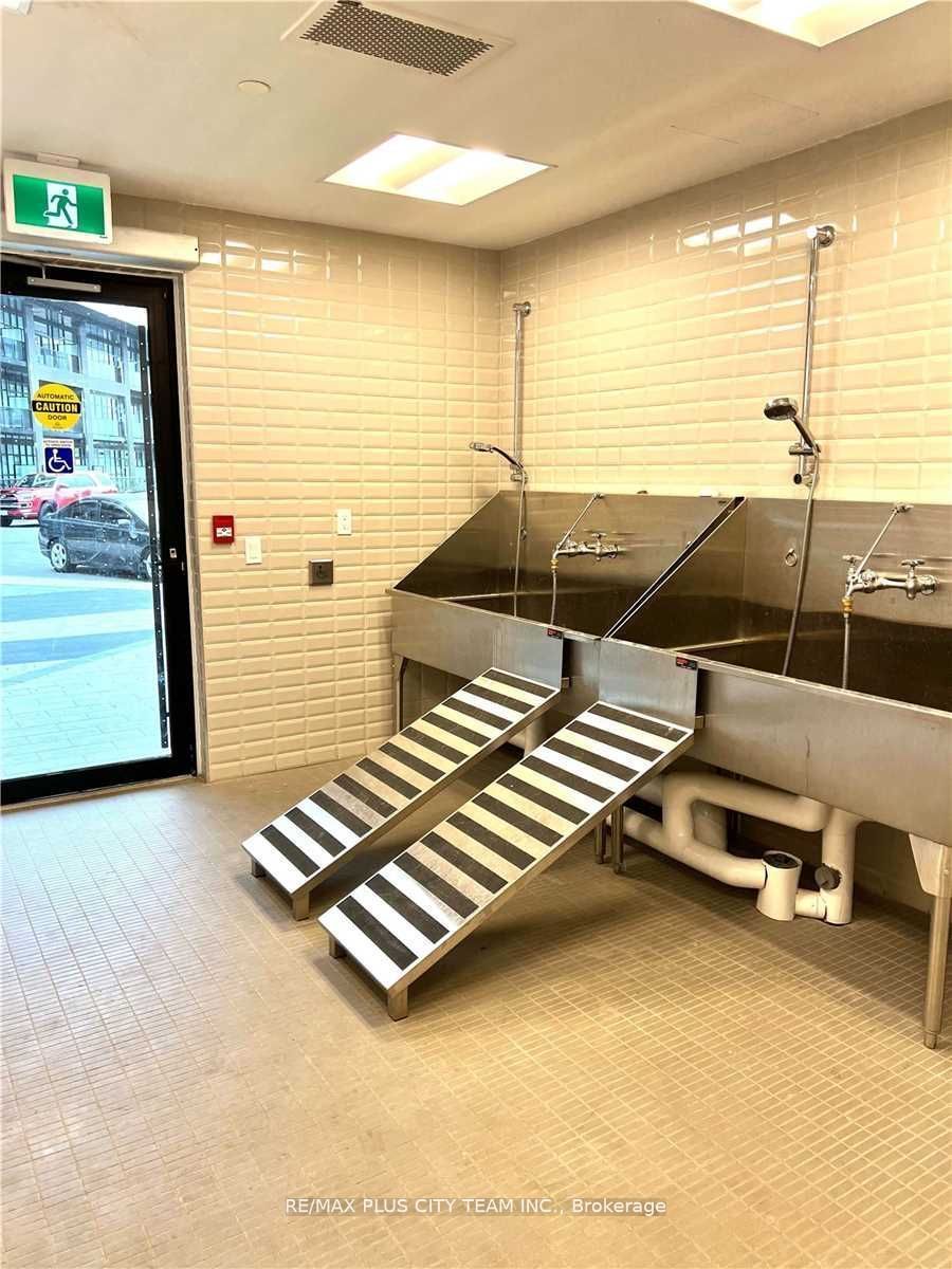 #712 - 60 George Butchart Drive Property Photo 16