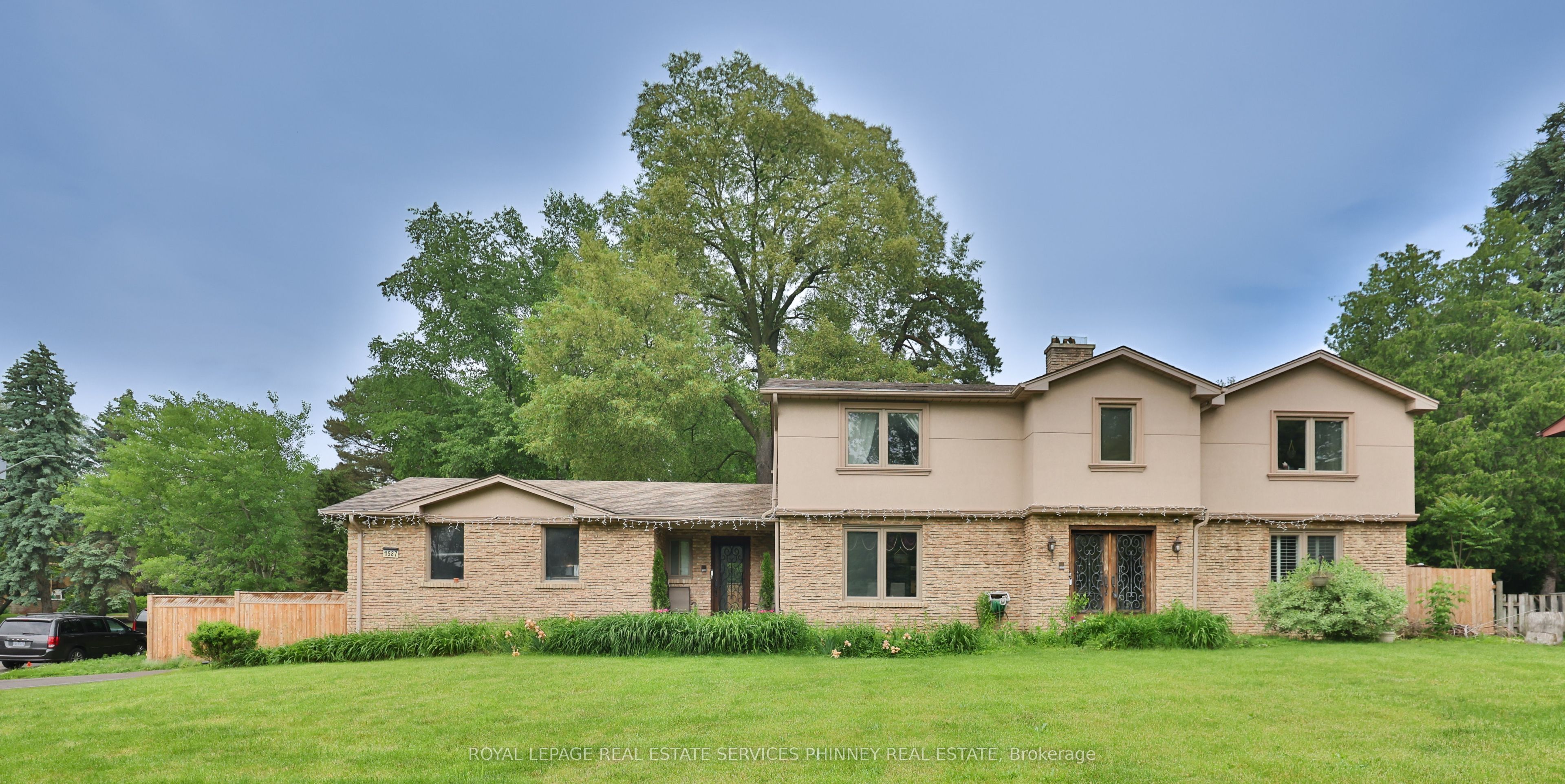 1587 Stavebank Rd Property Photo 1