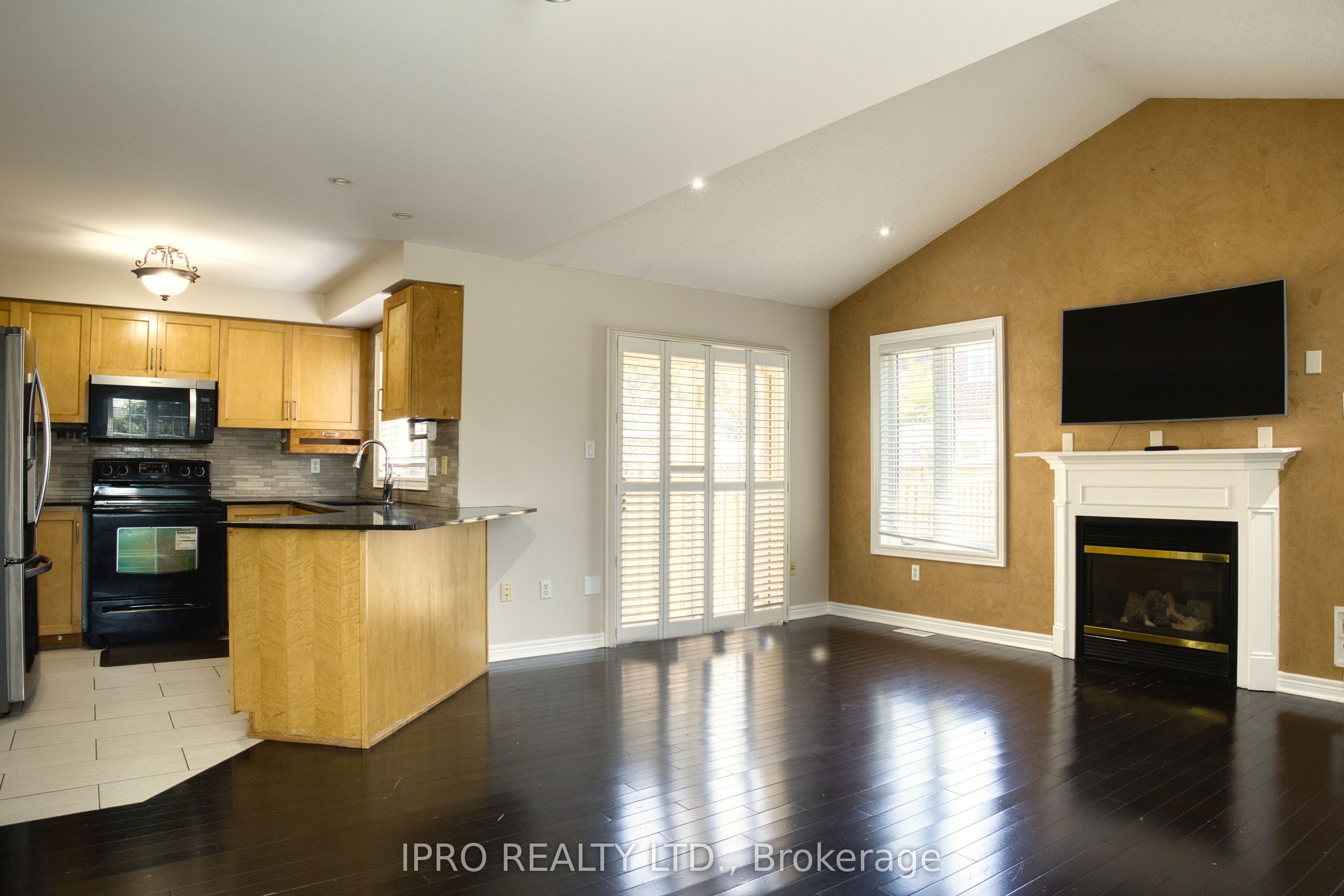 3194 World Series Court Upper Property Photo 7