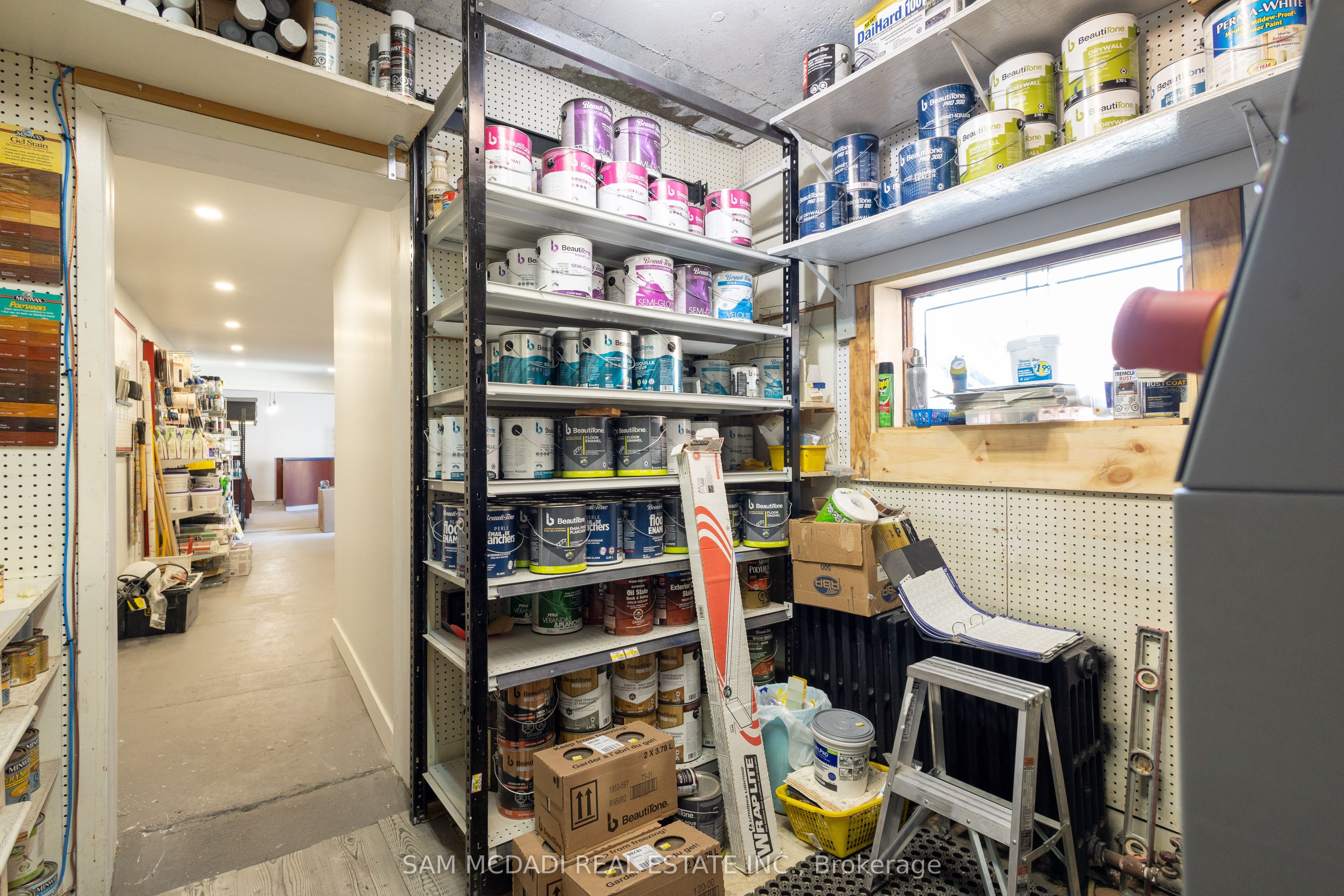 1212 Dufferin Street Property Photo 6