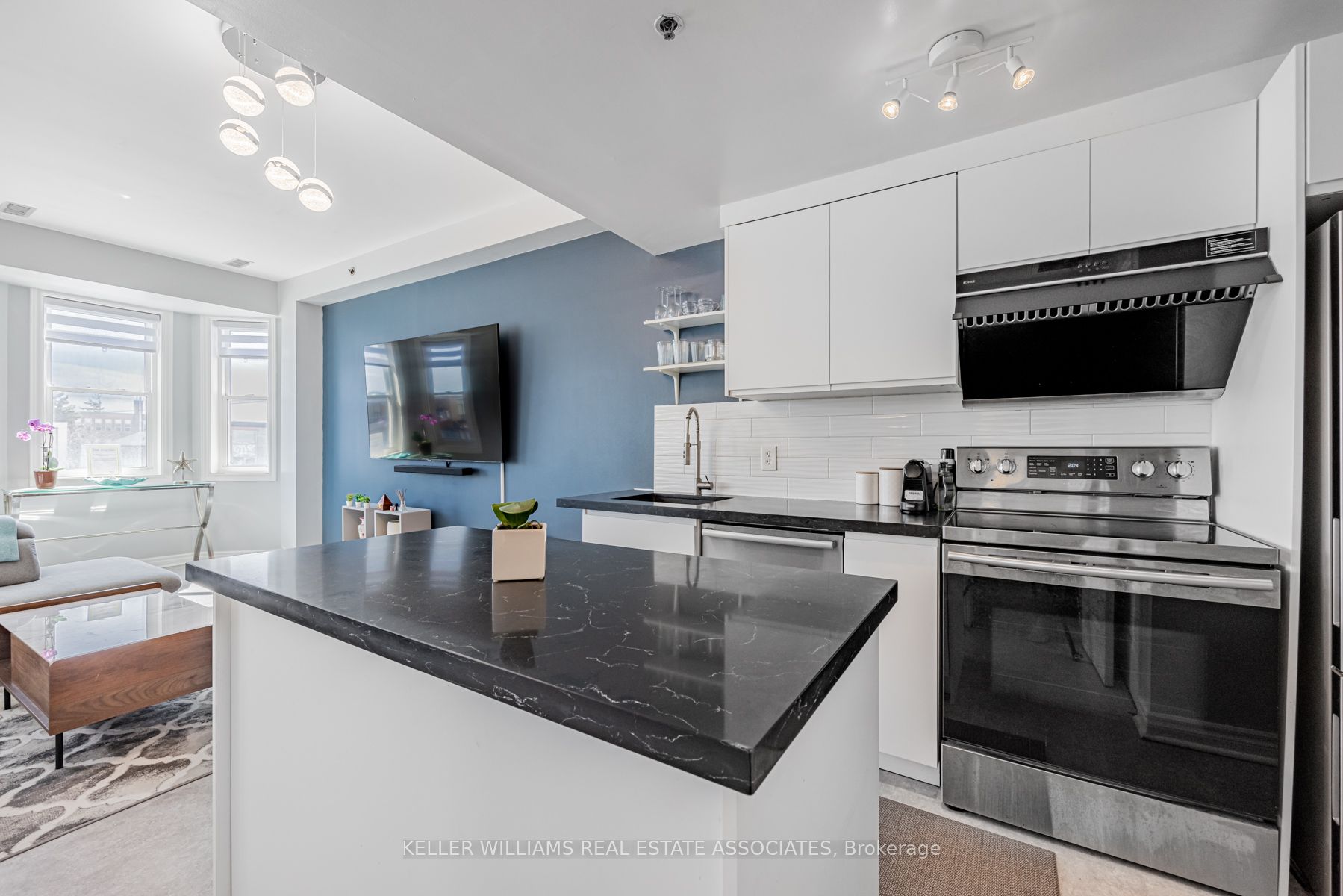 760 Lawrence Avenue W 15 Property Photo 10