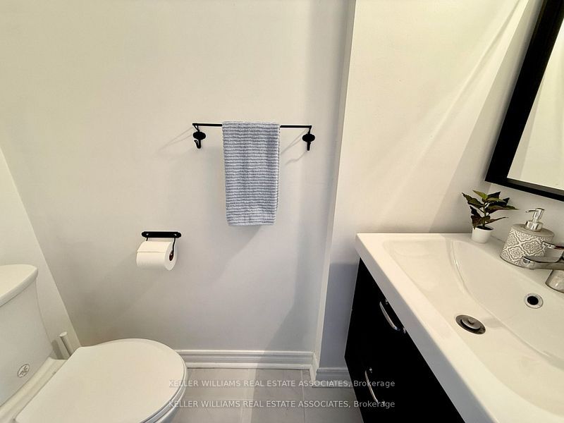 760 Lawrence Avenue W 15 Property Photo 14