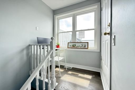 760 Lawrence Avenue W 15 Property Photo 22