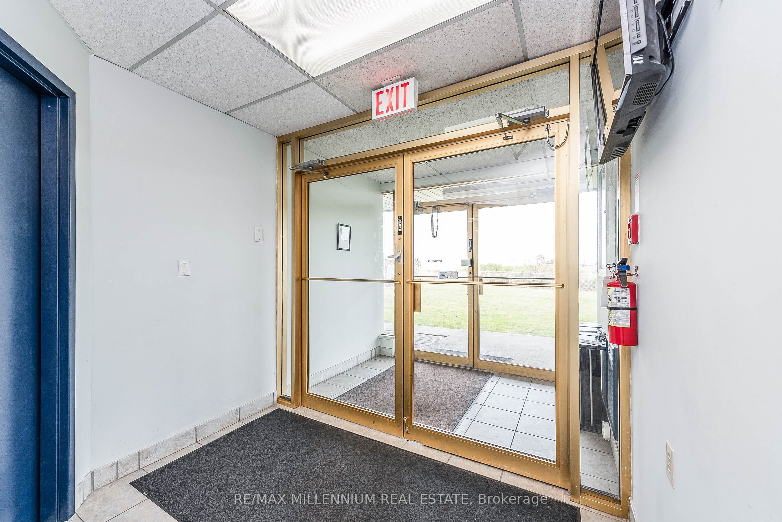 #105 - 1300 Steeles Avenue Property Photo 6