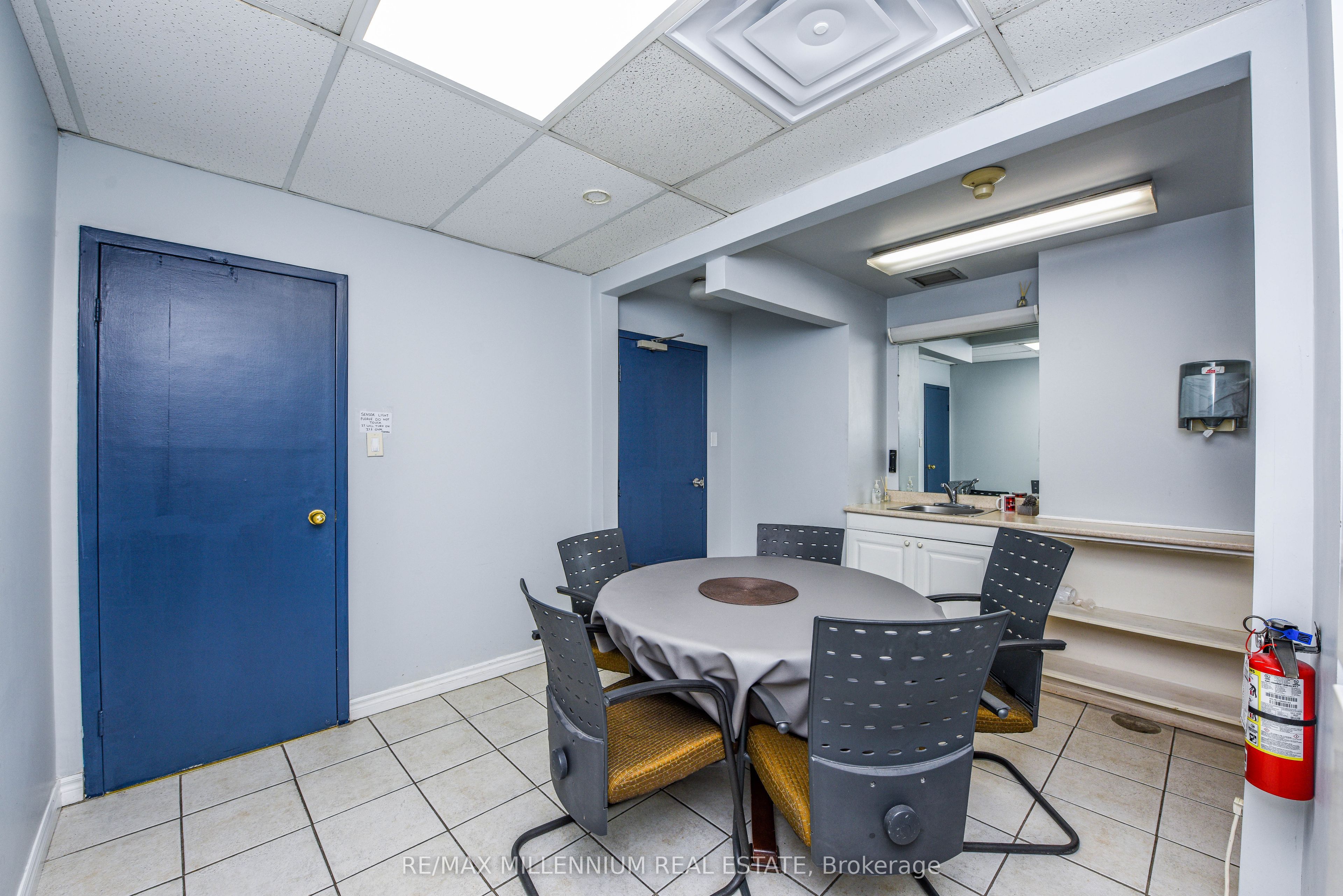 #208 - 1300 Steeles Avenue Property Photo 10