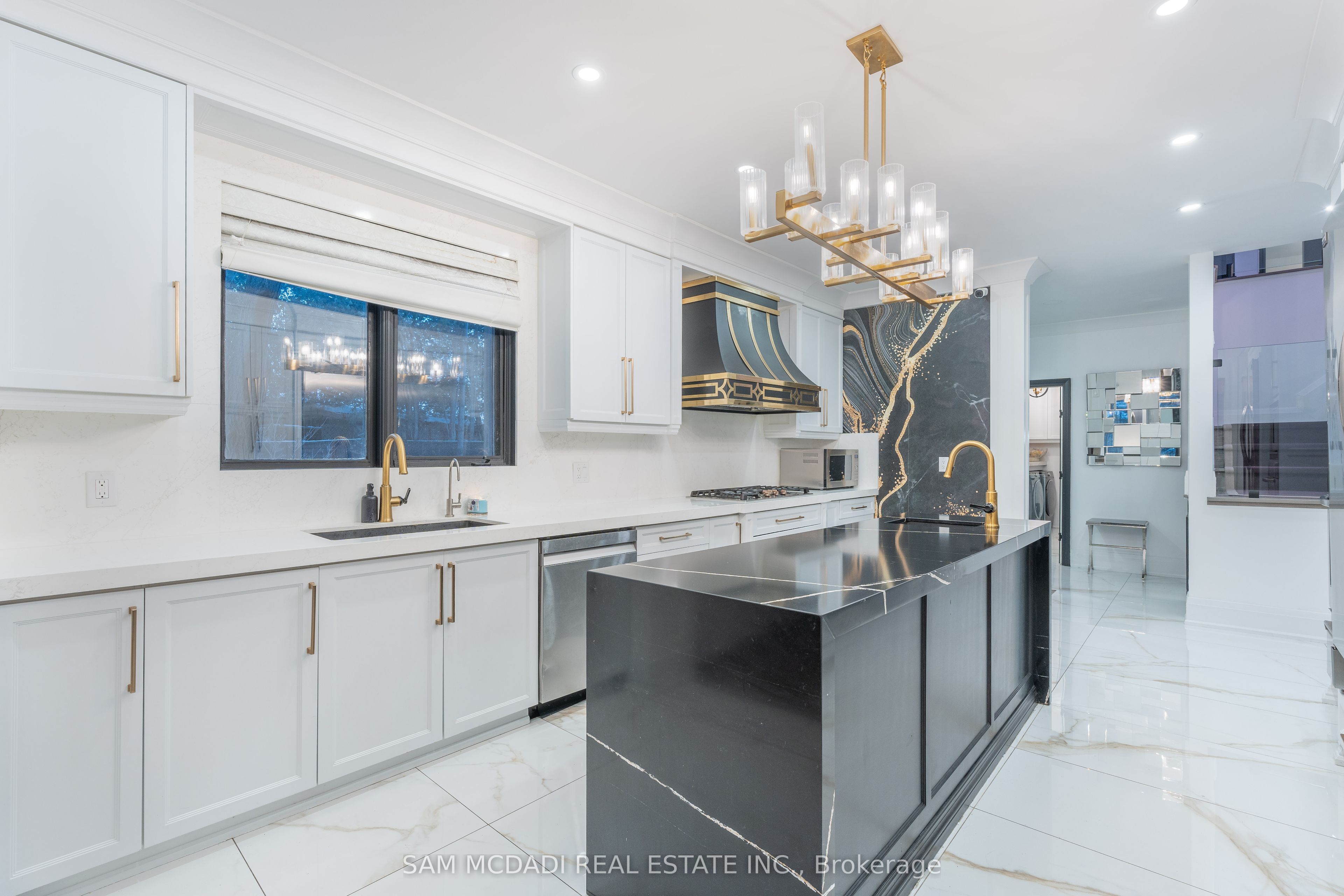 1540 Mississauga Road Property Photo 11