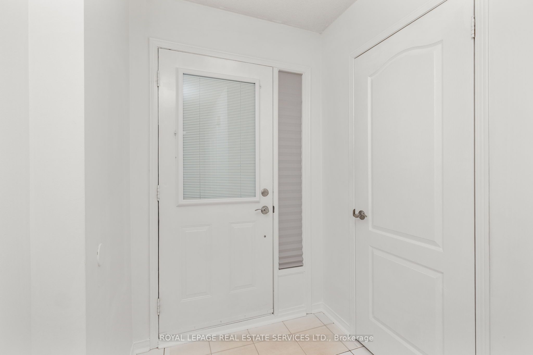 1141 Westview Ter Property Photo 4