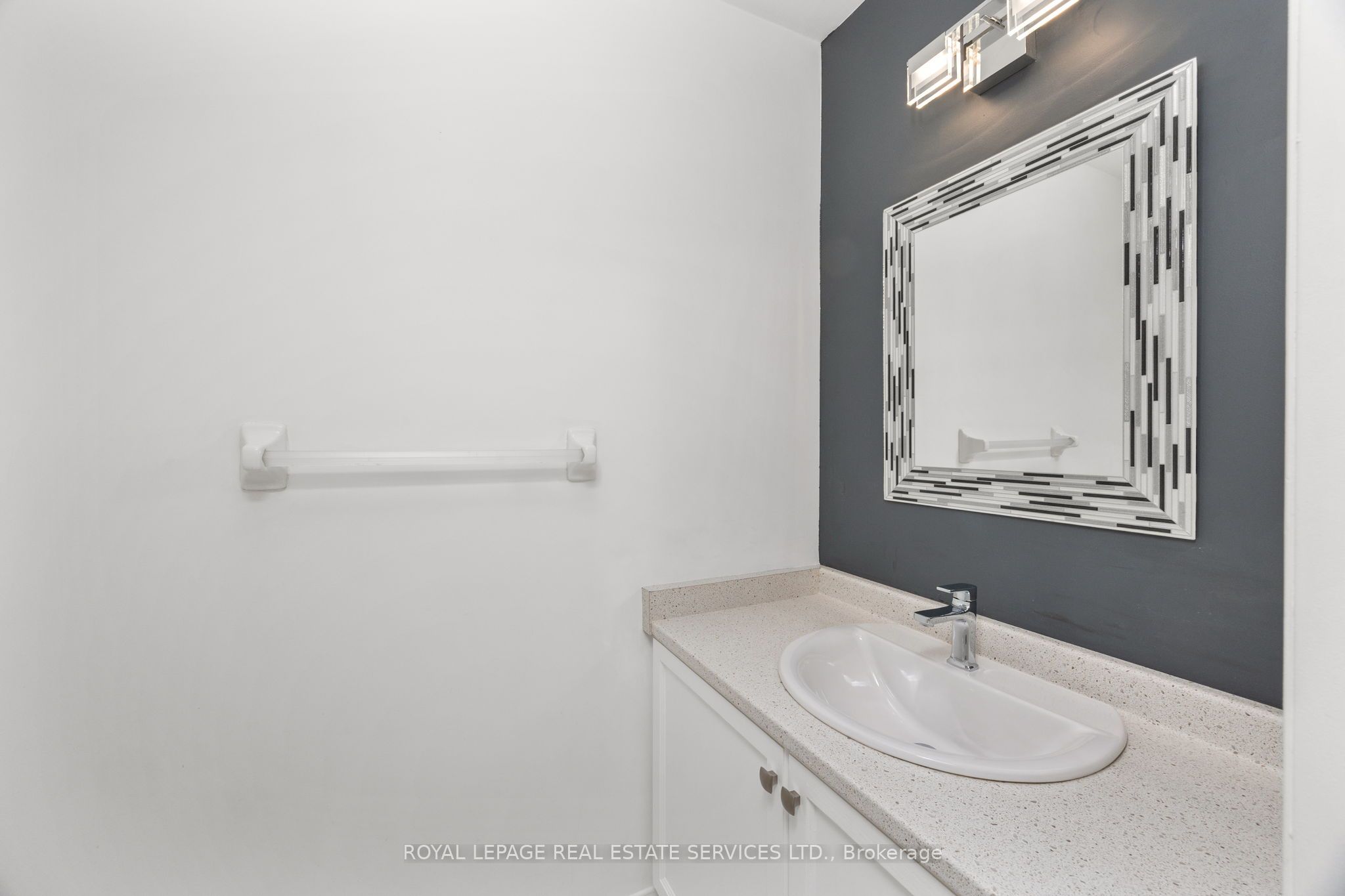 1141 Westview Ter Property Photo 5