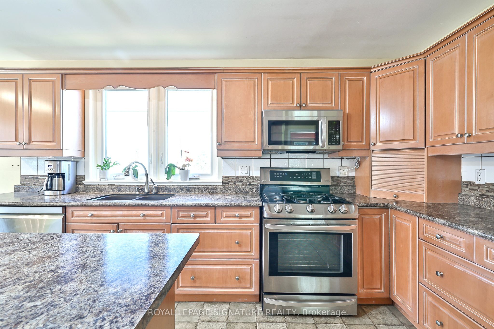 3545 Twinmaple Drive Property Photo 20