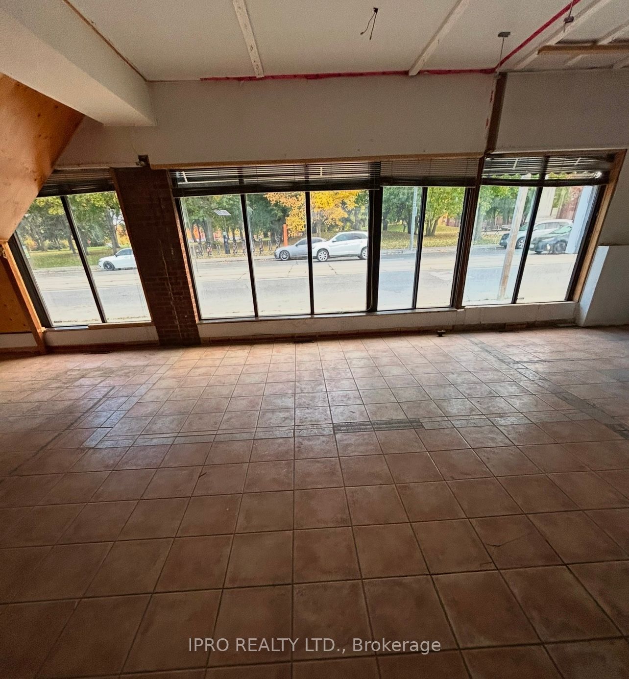3140 Lake Shore Boulevard W Property Photo 2