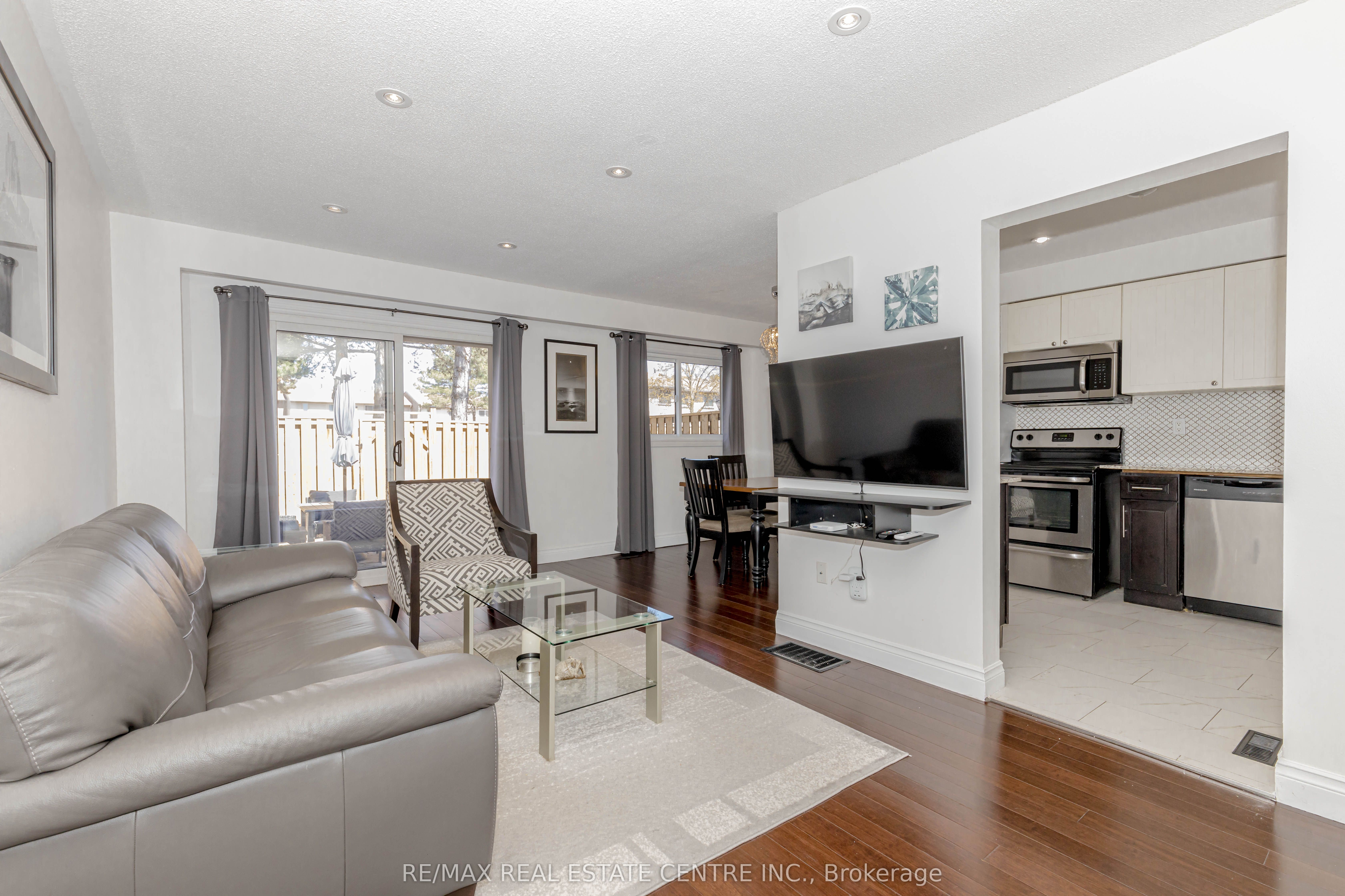#123 - 1526 Lancaster Drive Property Photo 9