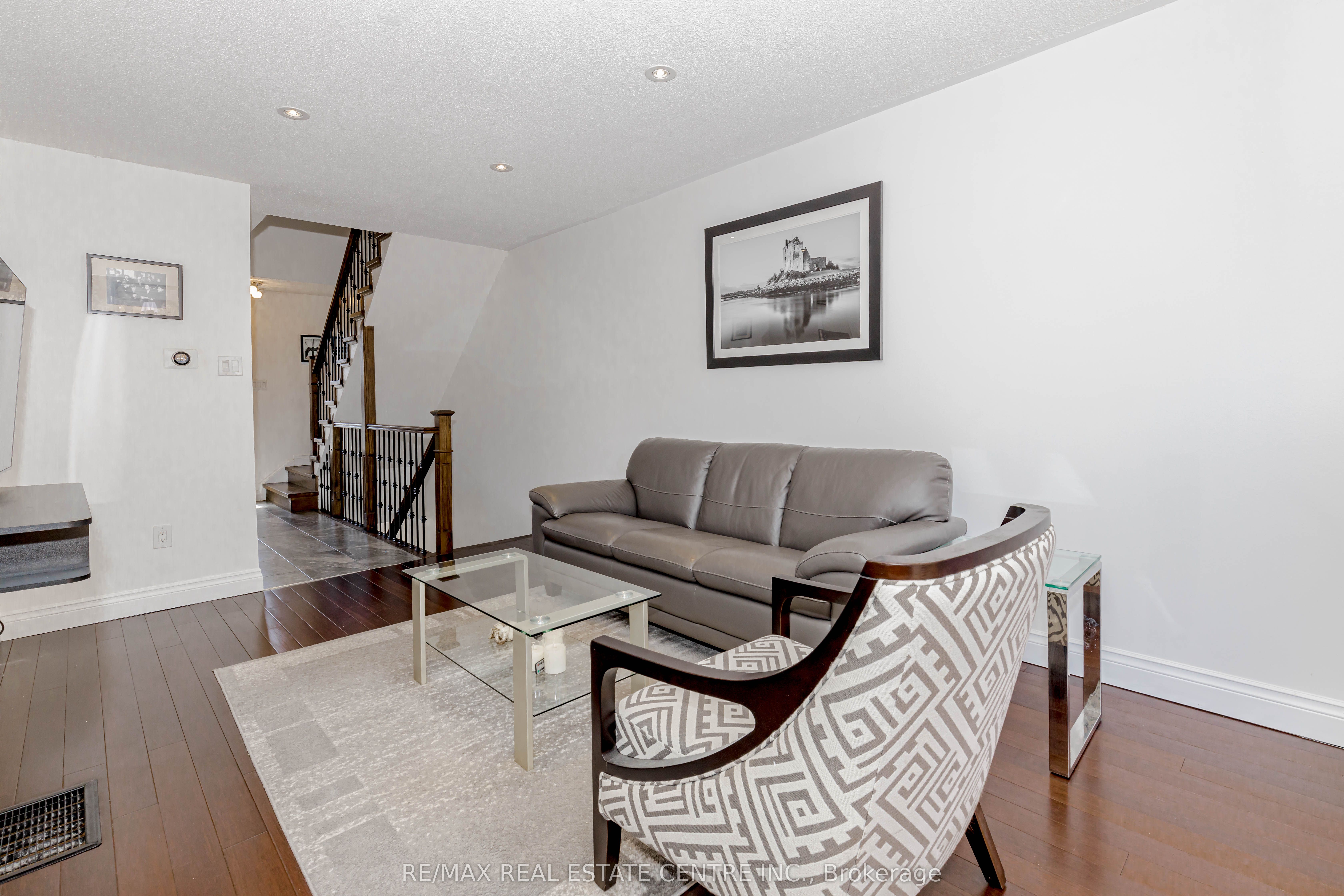 #123 - 1526 Lancaster Drive Property Photo 11