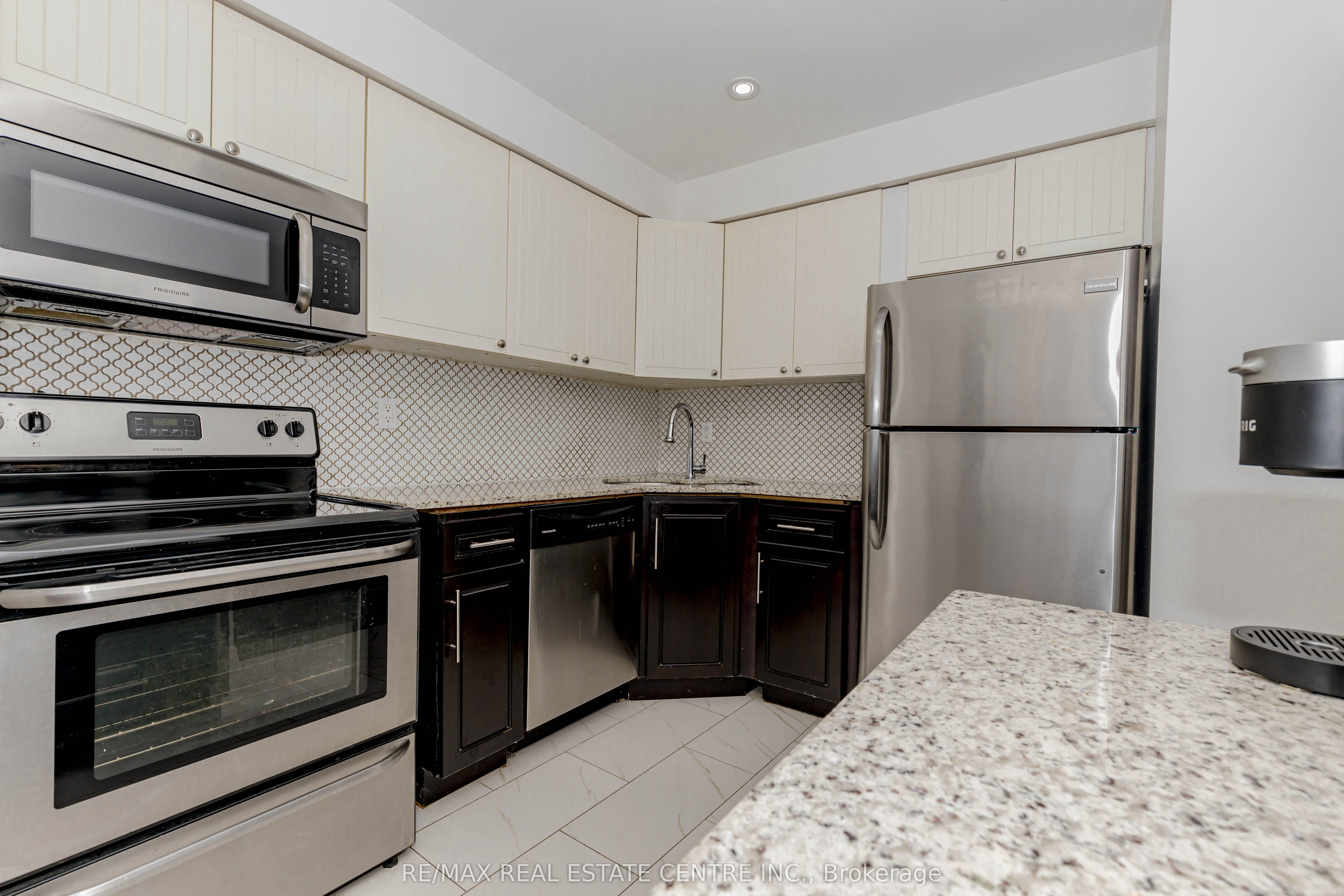 #123 - 1526 Lancaster Drive Property Photo 15