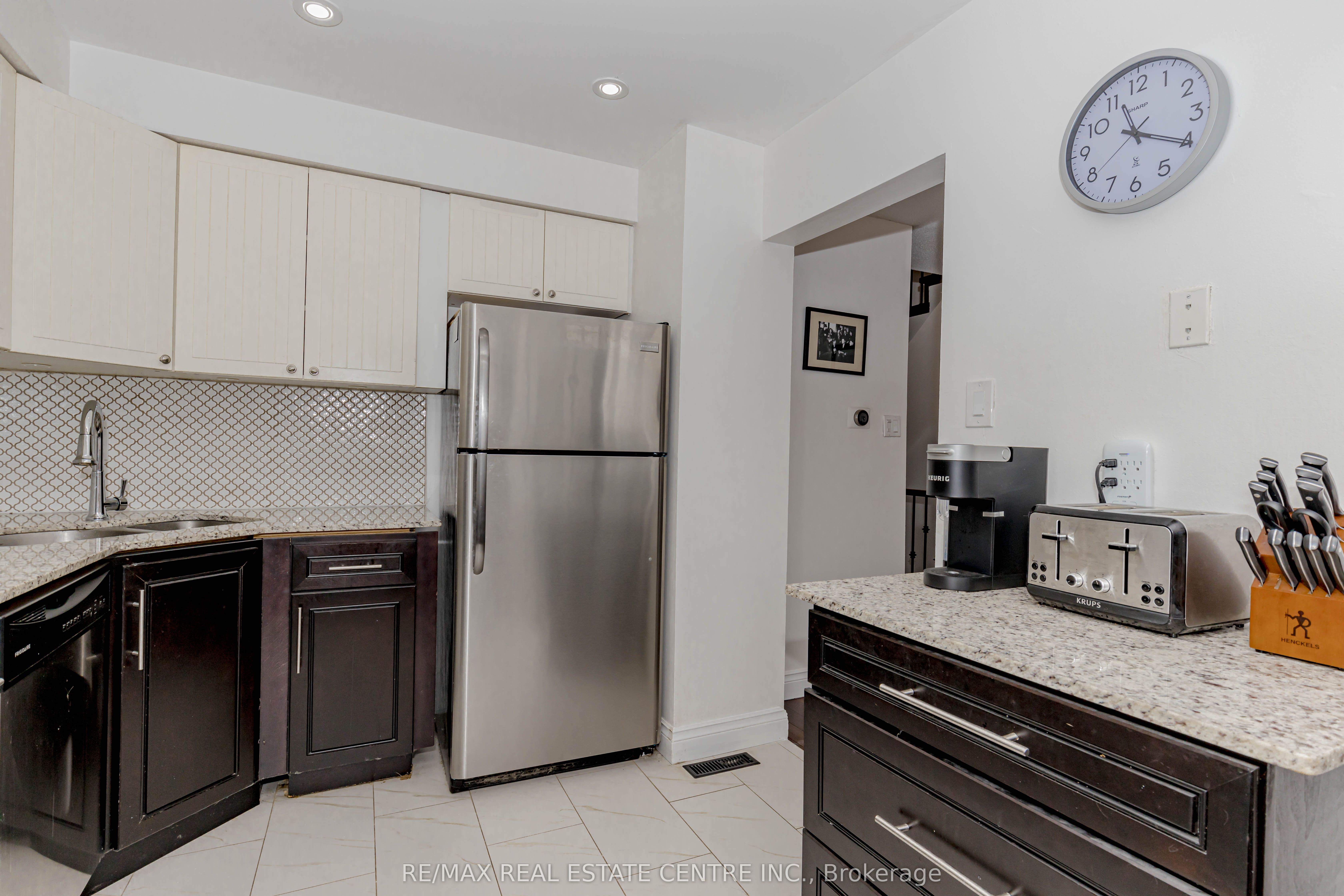 #123 - 1526 Lancaster Drive Property Photo 16