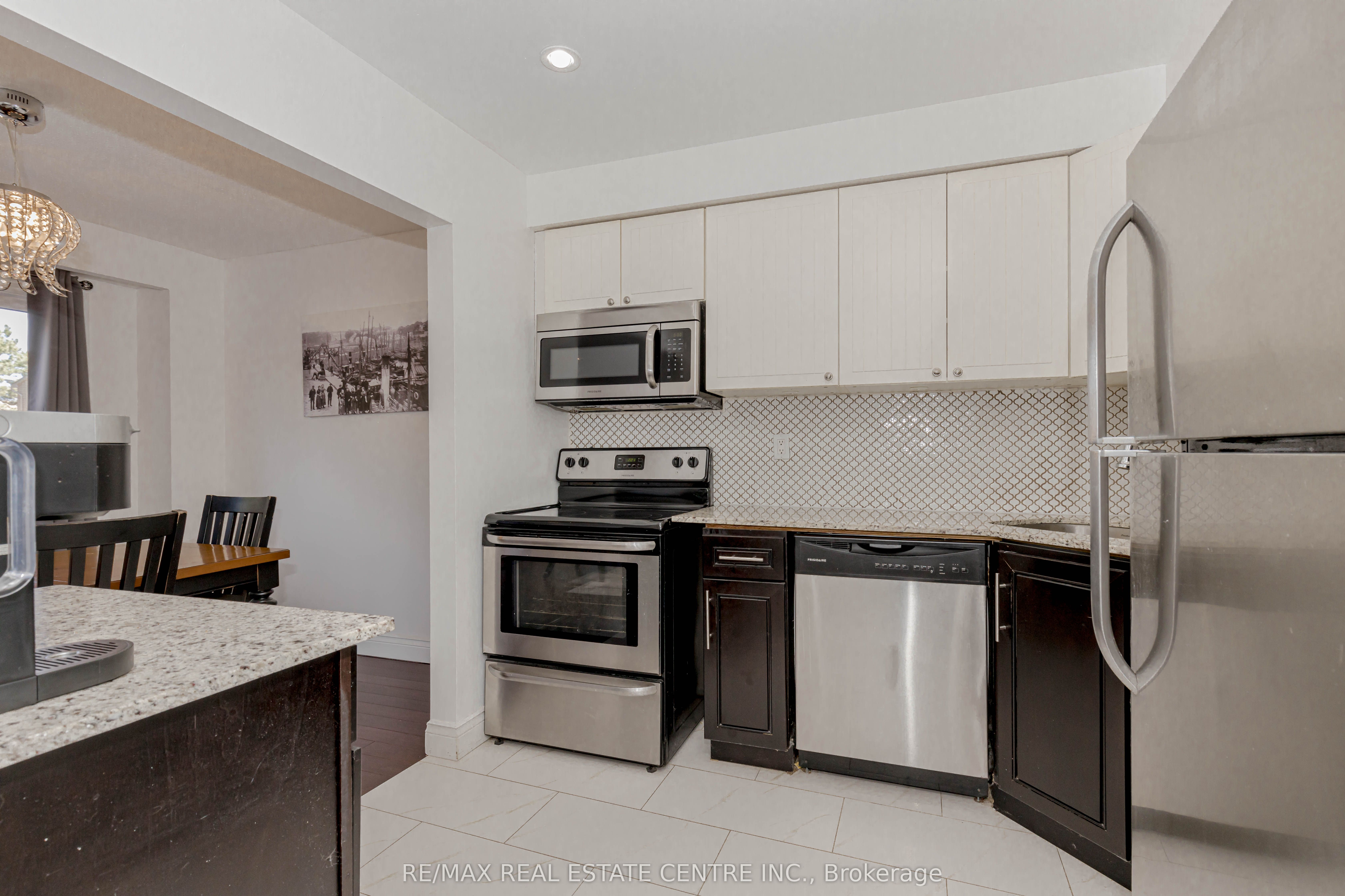 #123 - 1526 Lancaster Drive Property Photo 20