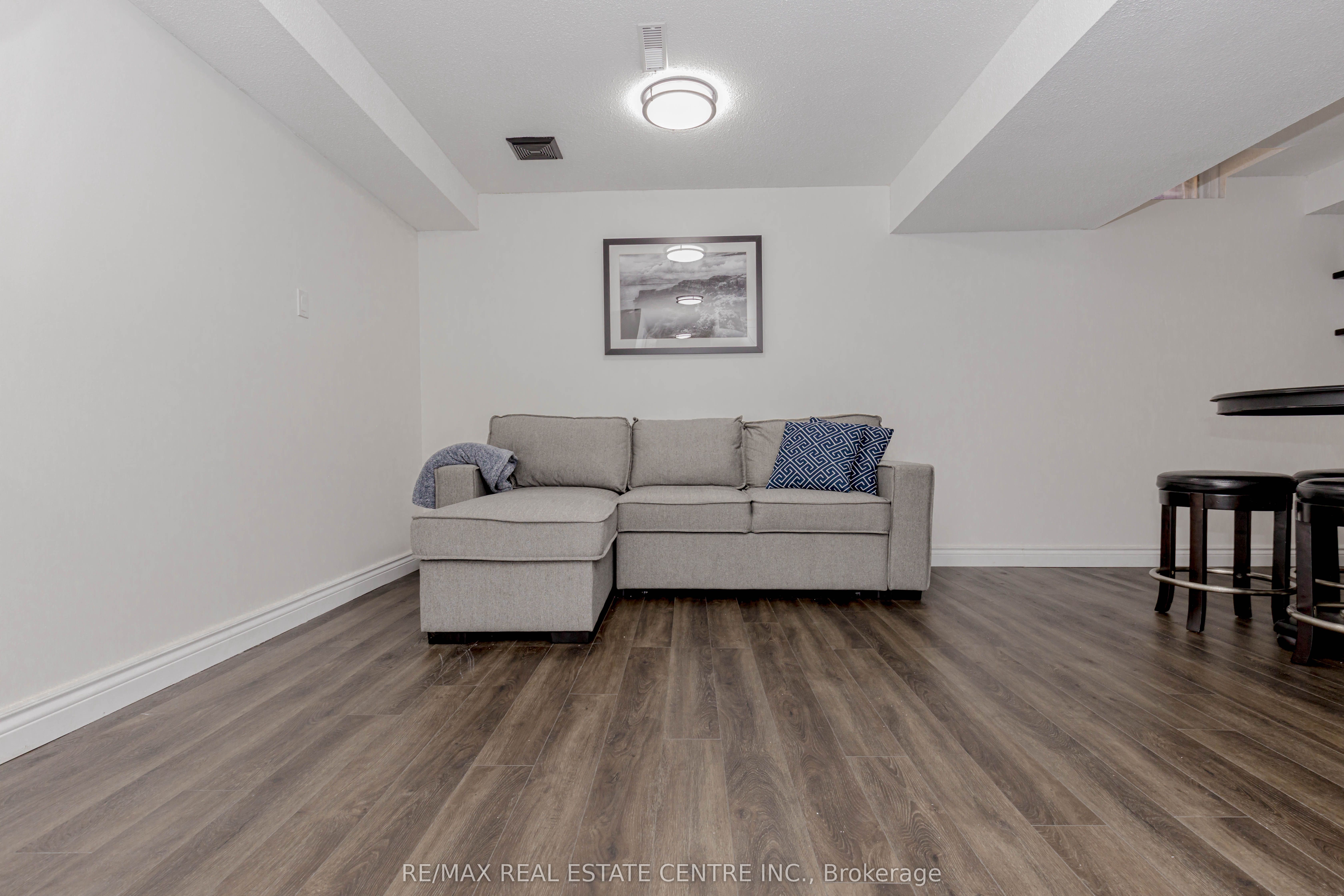 #123 - 1526 Lancaster Drive Property Photo 35