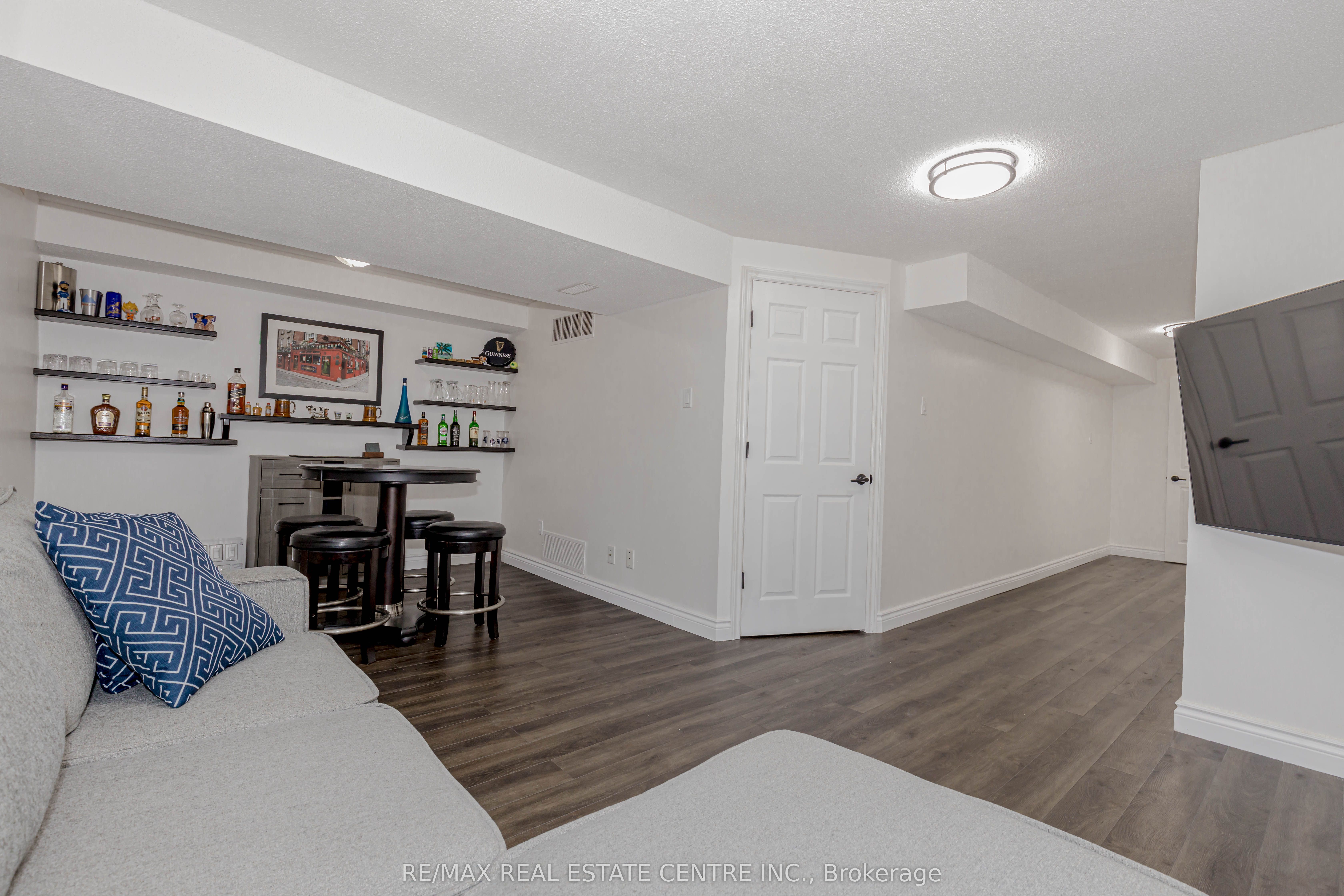 #123 - 1526 Lancaster Drive Property Photo 36