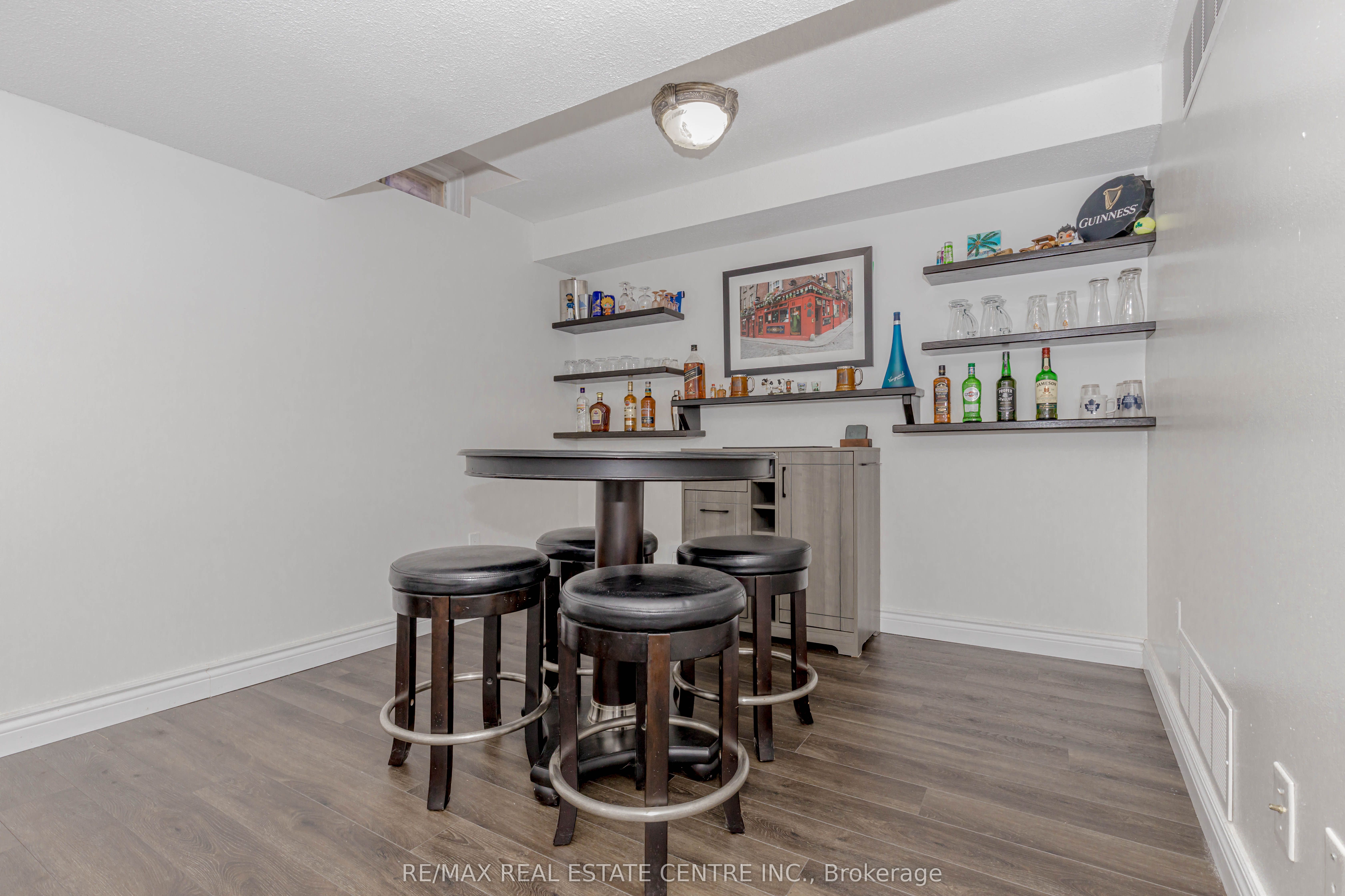 #123 - 1526 Lancaster Drive Property Photo 38