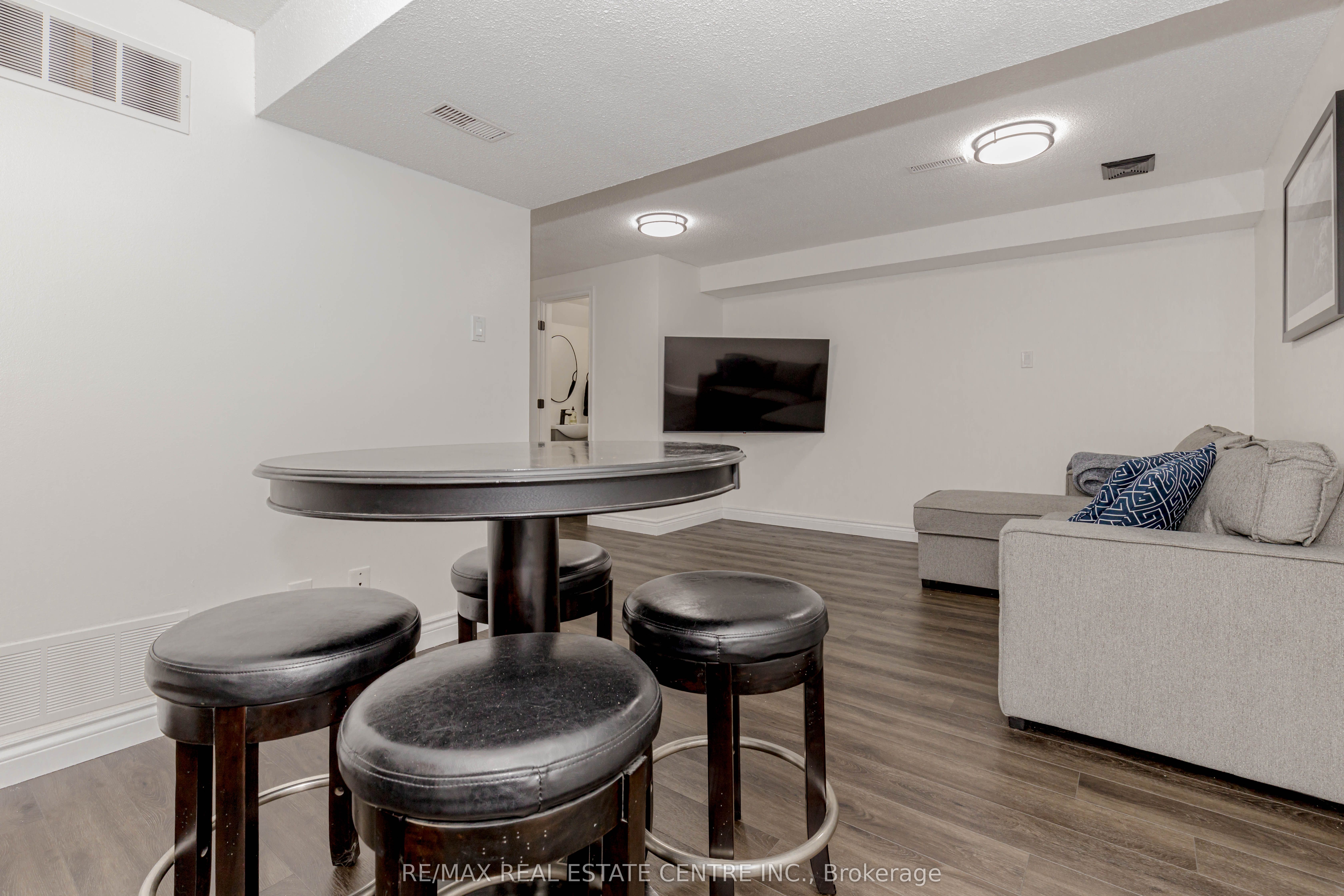 #123 - 1526 Lancaster Drive Property Photo 39