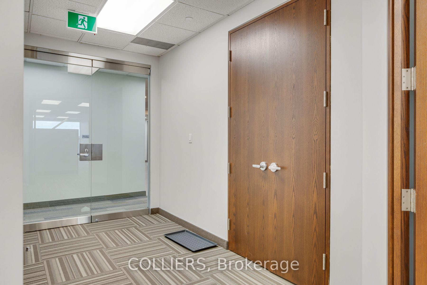 #304 - 5515 North Service Road Property Photo 2