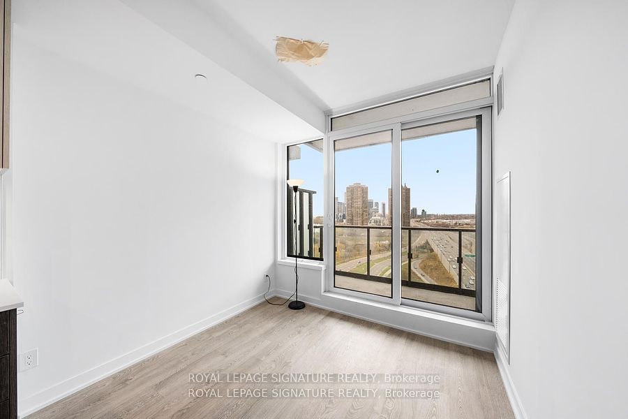1928 Lake Shore Boulevard W 2115 Property Photo 12
