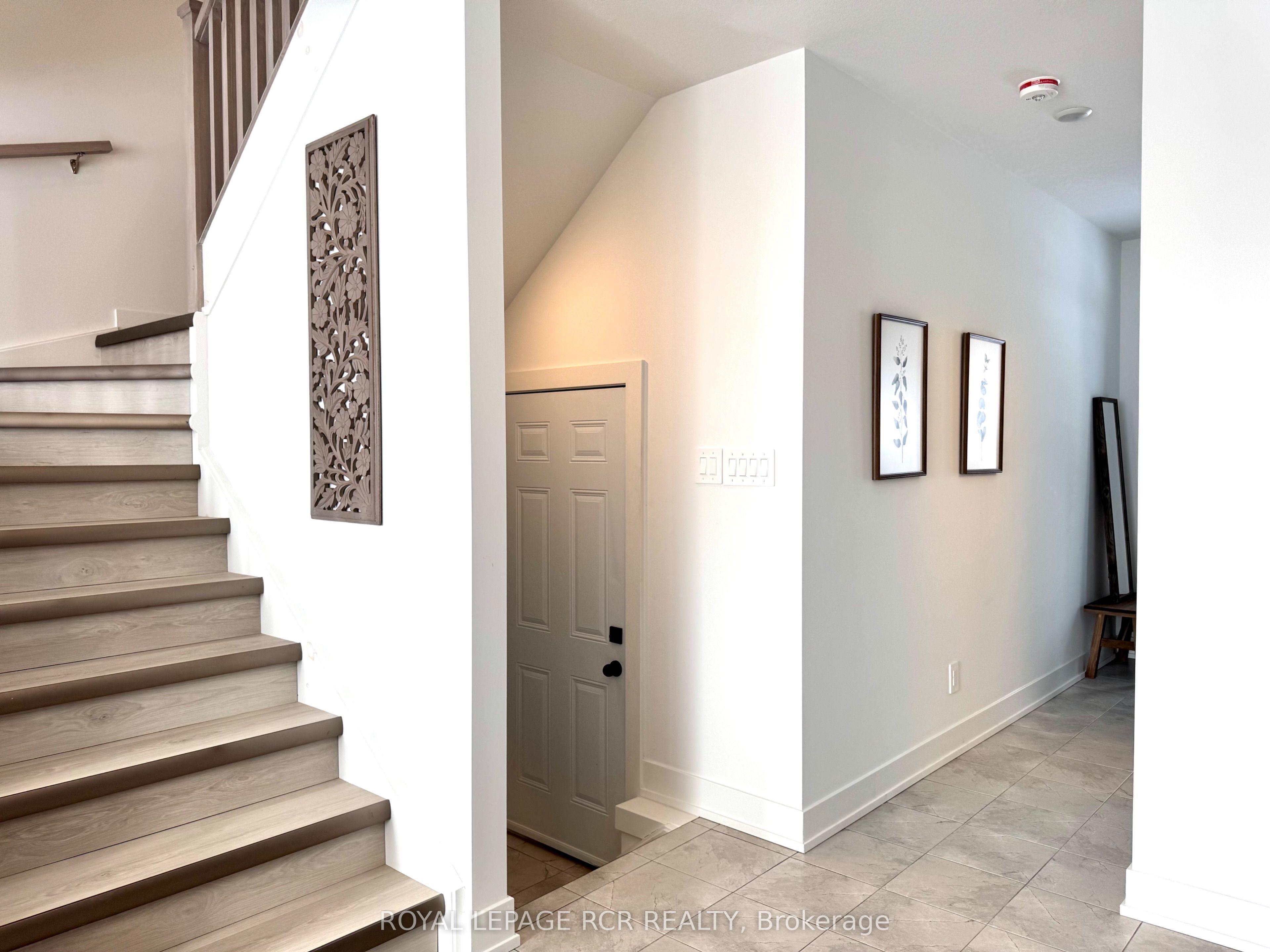 #20 - 690 Broadway Avenue Property Photo 2