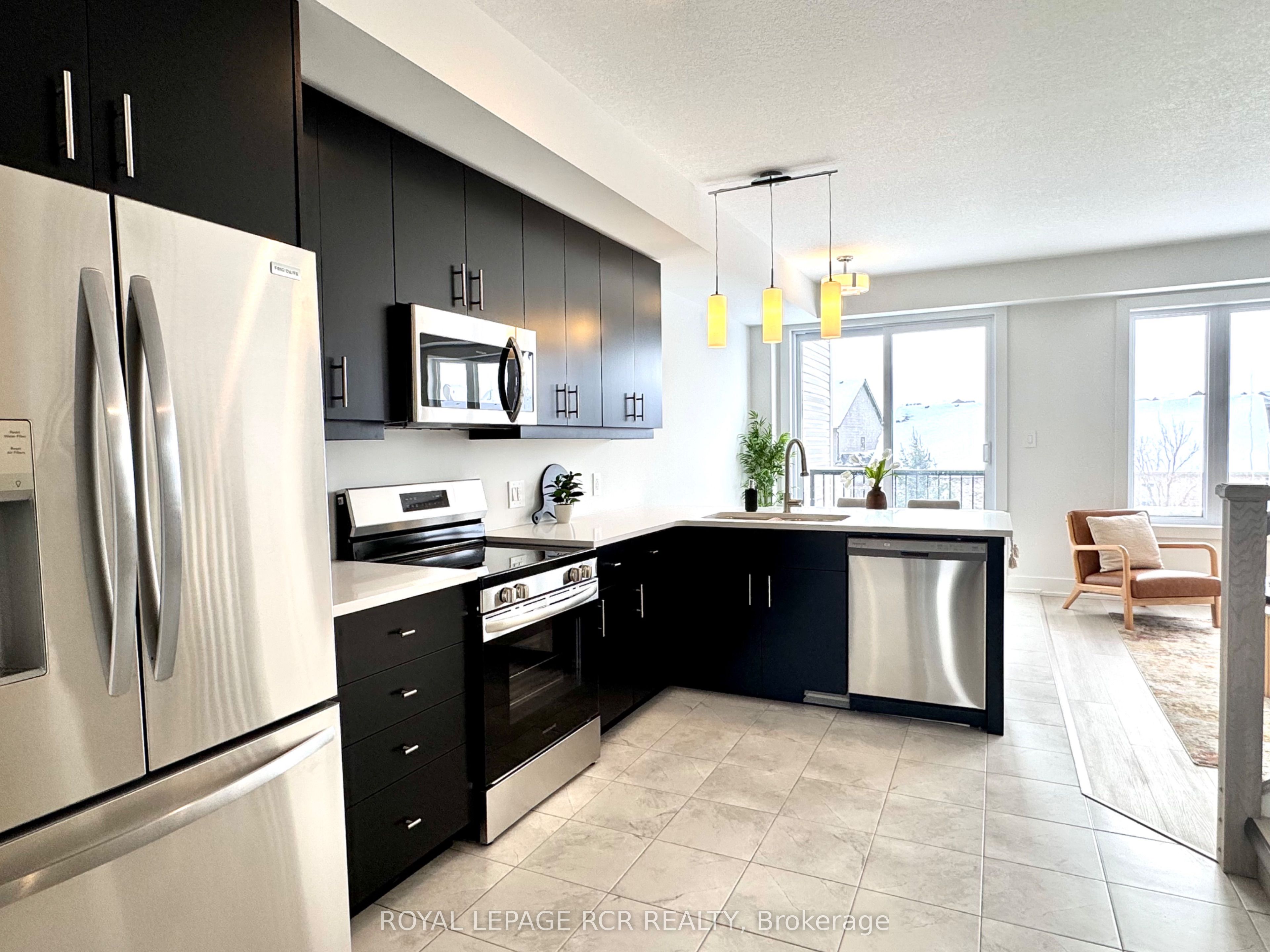 #20 - 690 Broadway Avenue Property Photo 4