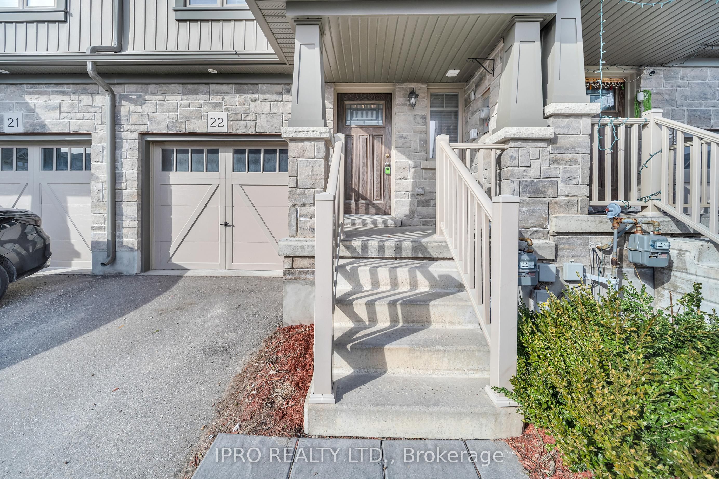 124 Parkinson Cres Property Photo 5
