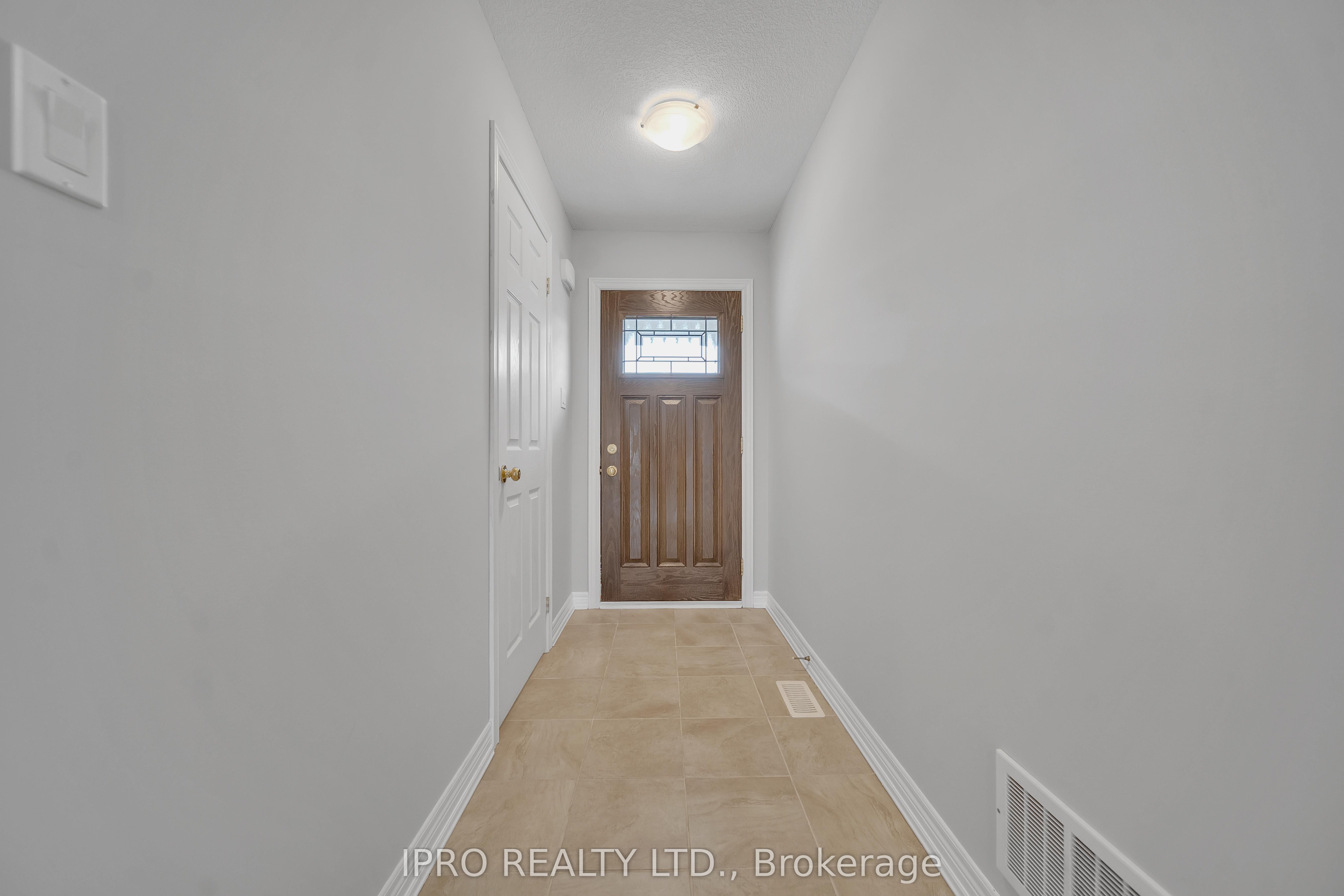 124 Parkinson Cres Property Photo 7