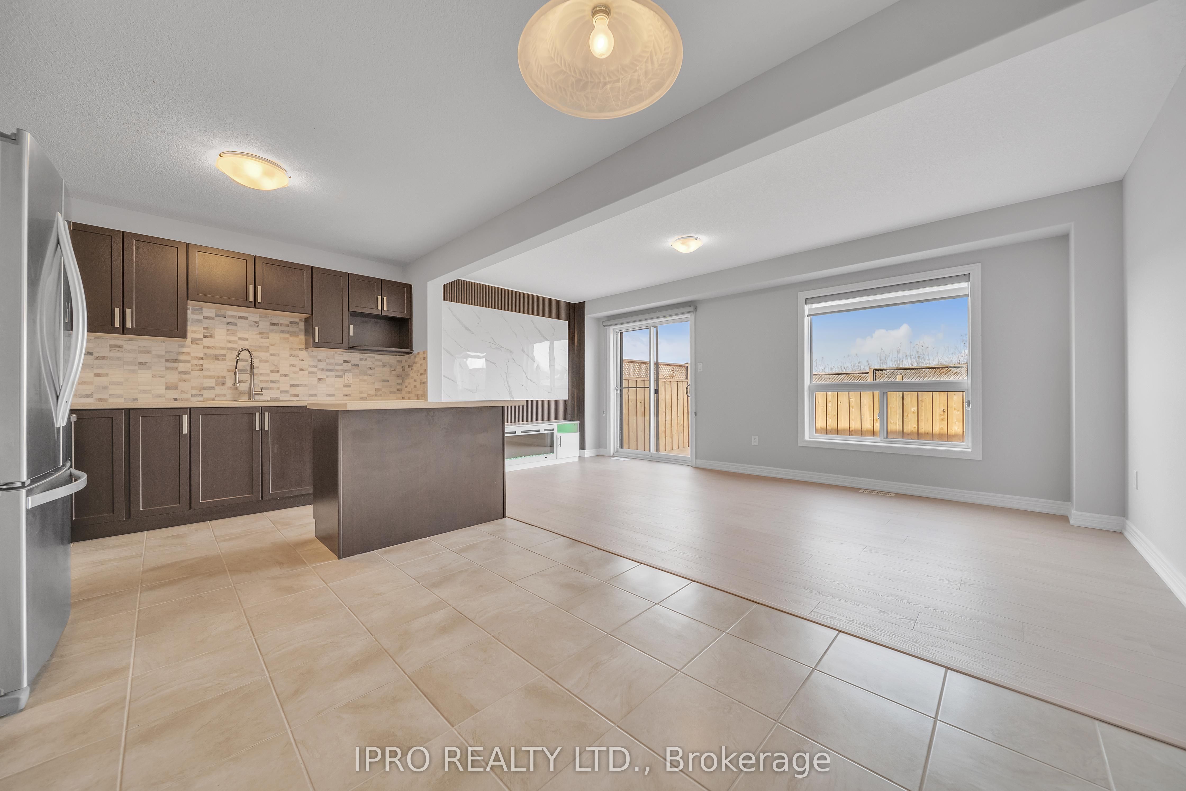 124 Parkinson Cres Property Photo 10