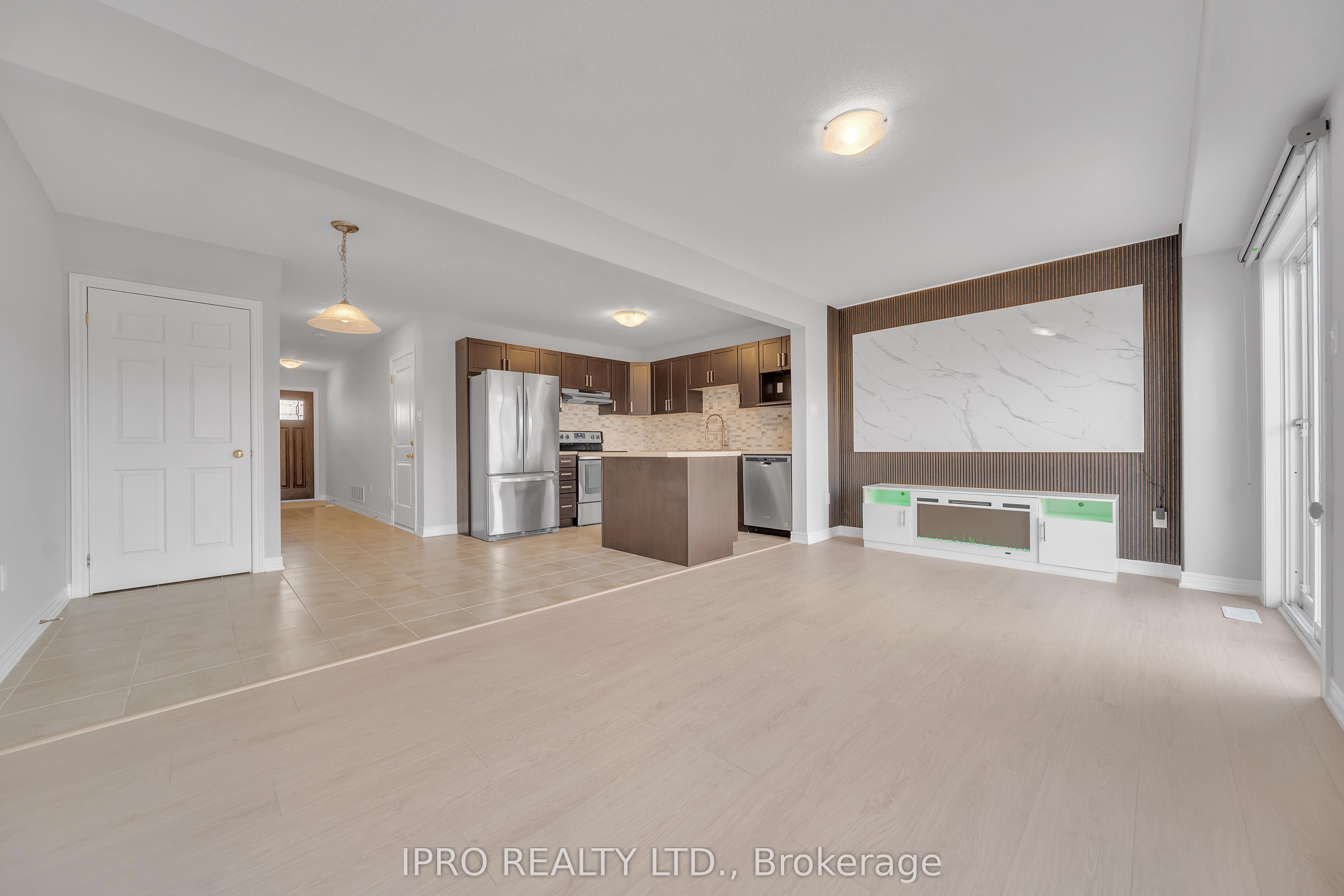 124 Parkinson Cres Property Photo 12