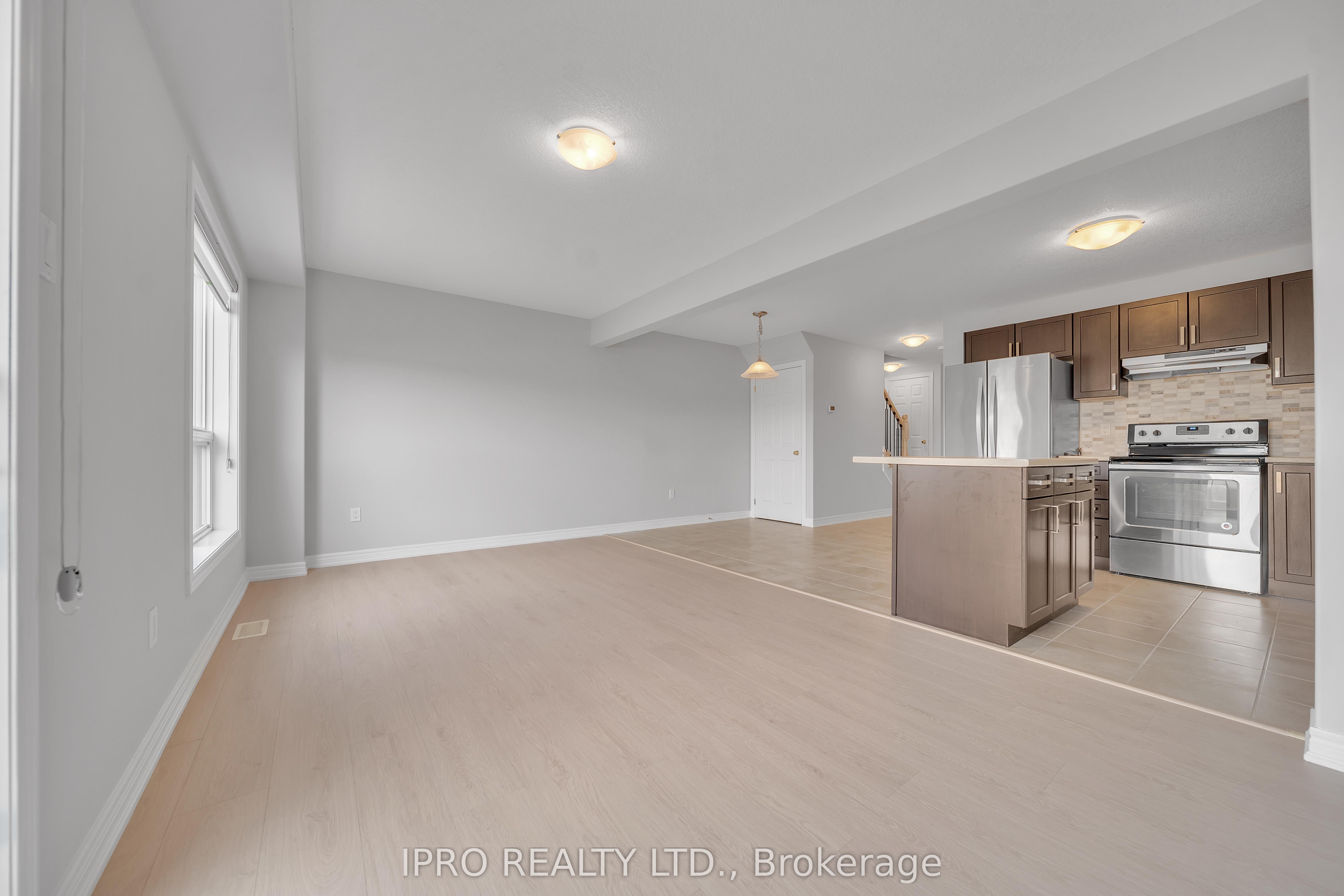 124 Parkinson Cres Property Photo 13