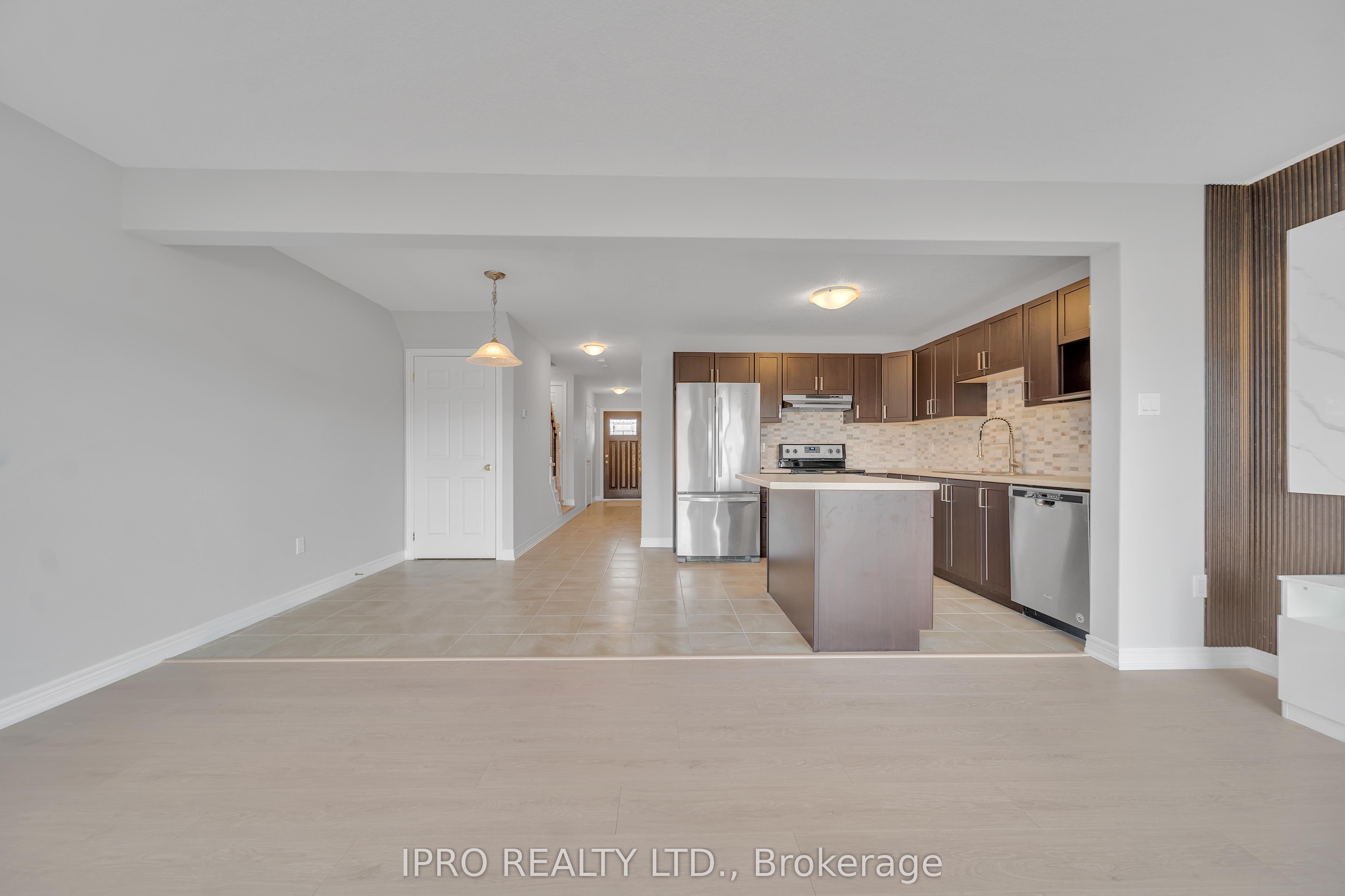 124 Parkinson Cres Property Photo 14