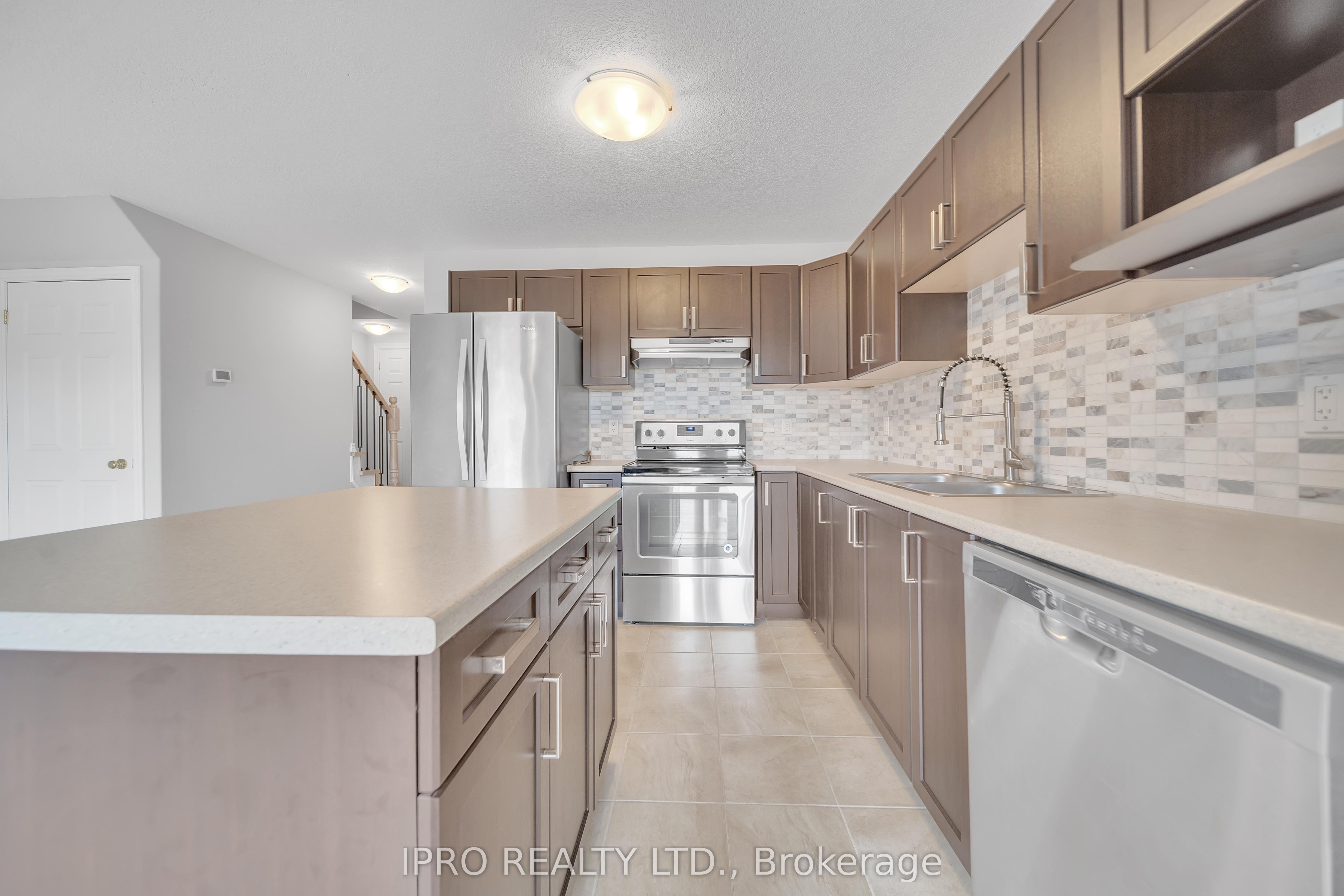 124 Parkinson Cres Property Photo 18