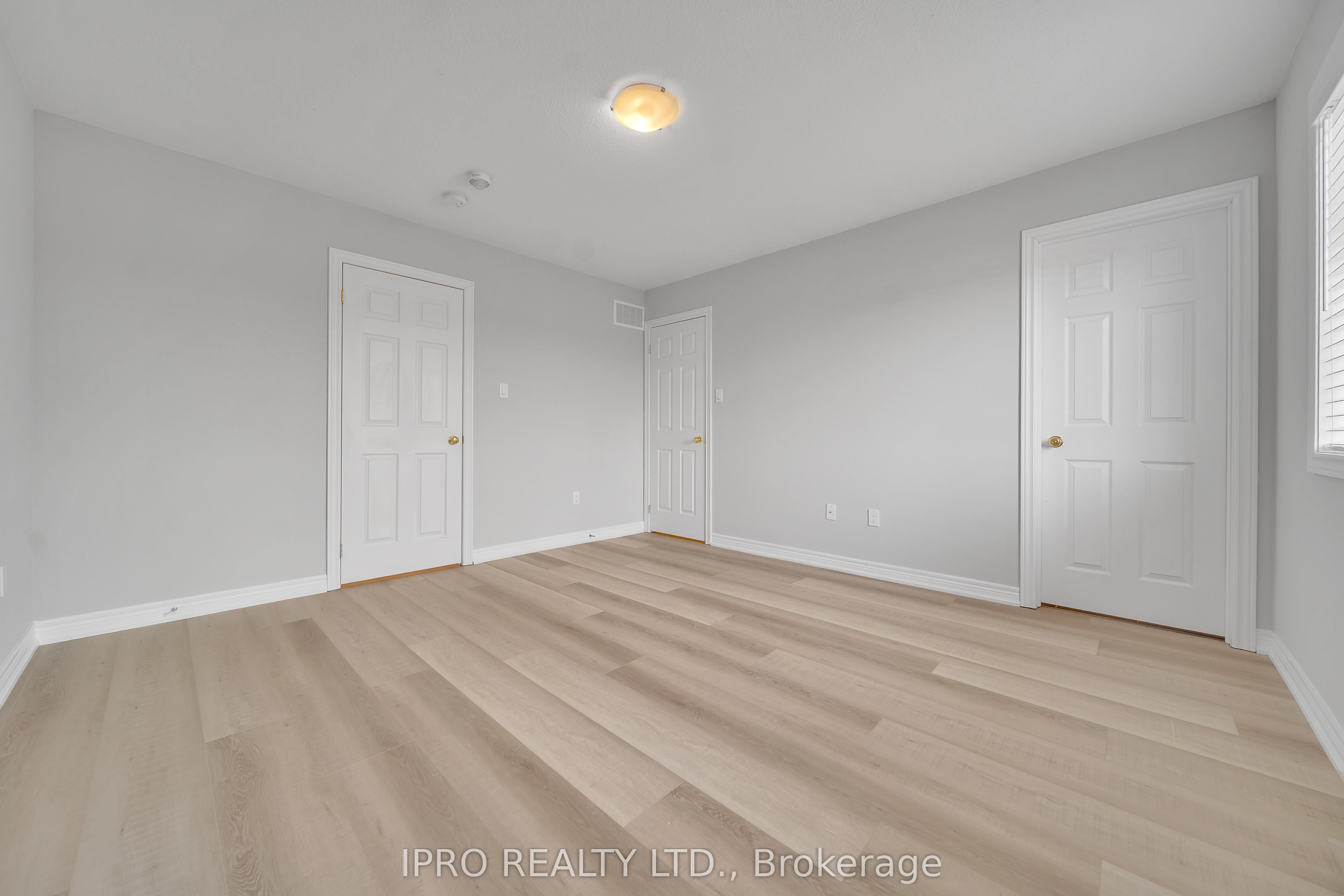 124 Parkinson Cres Property Photo 24