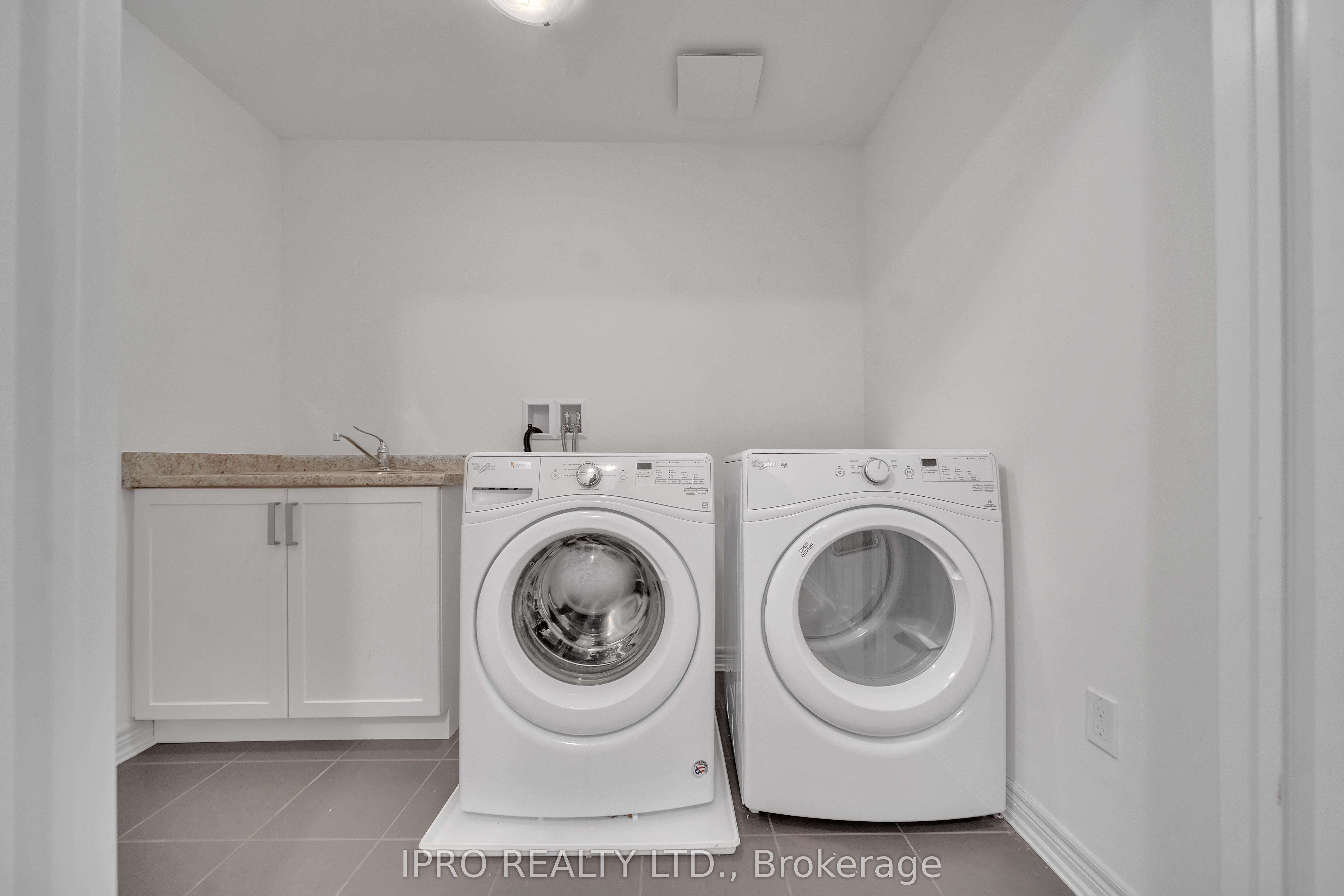 124 Parkinson Cres Property Photo 27