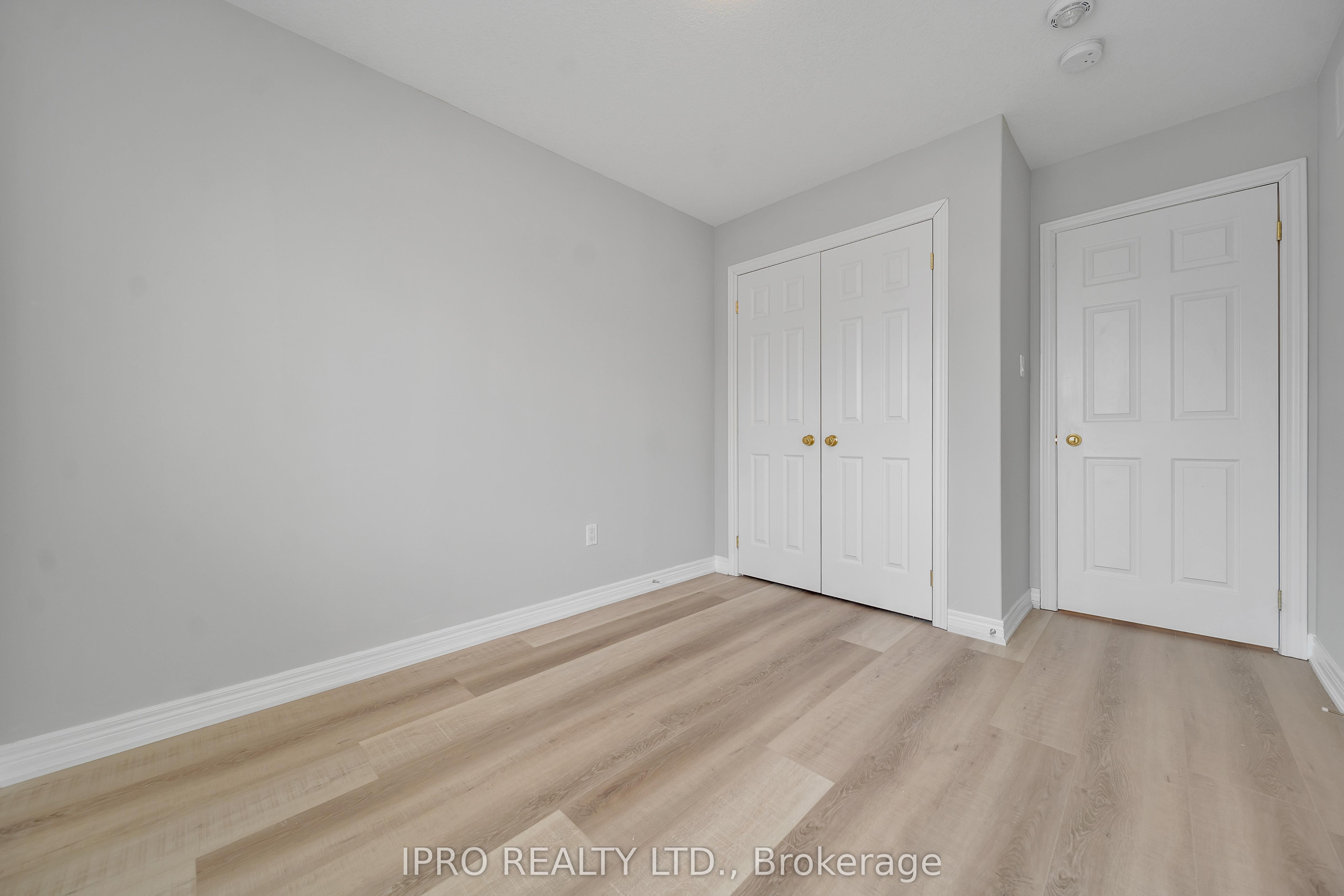 124 Parkinson Cres Property Photo 33