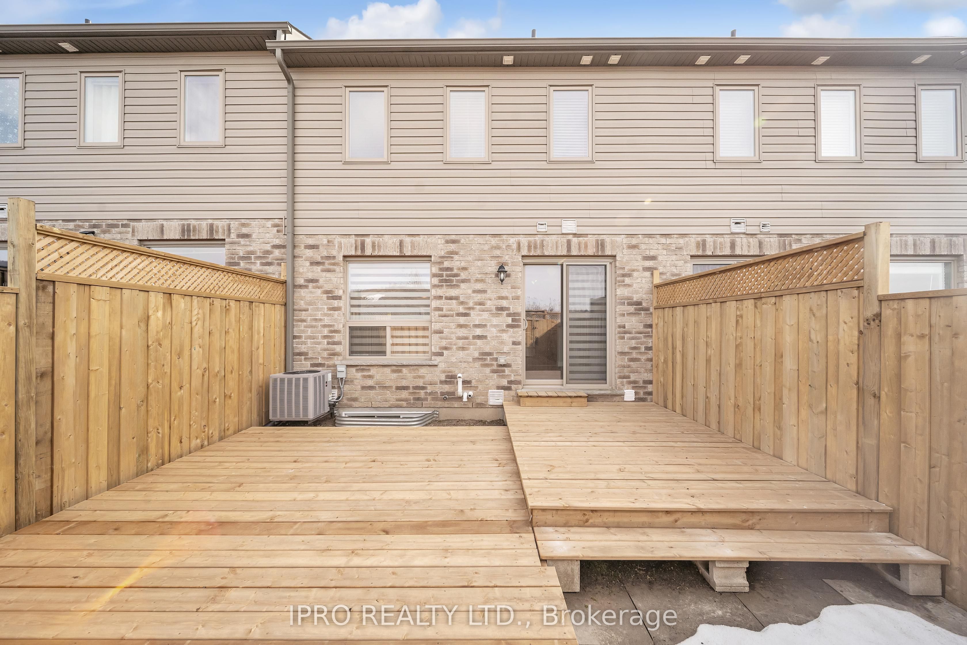124 Parkinson Cres Property Photo 43