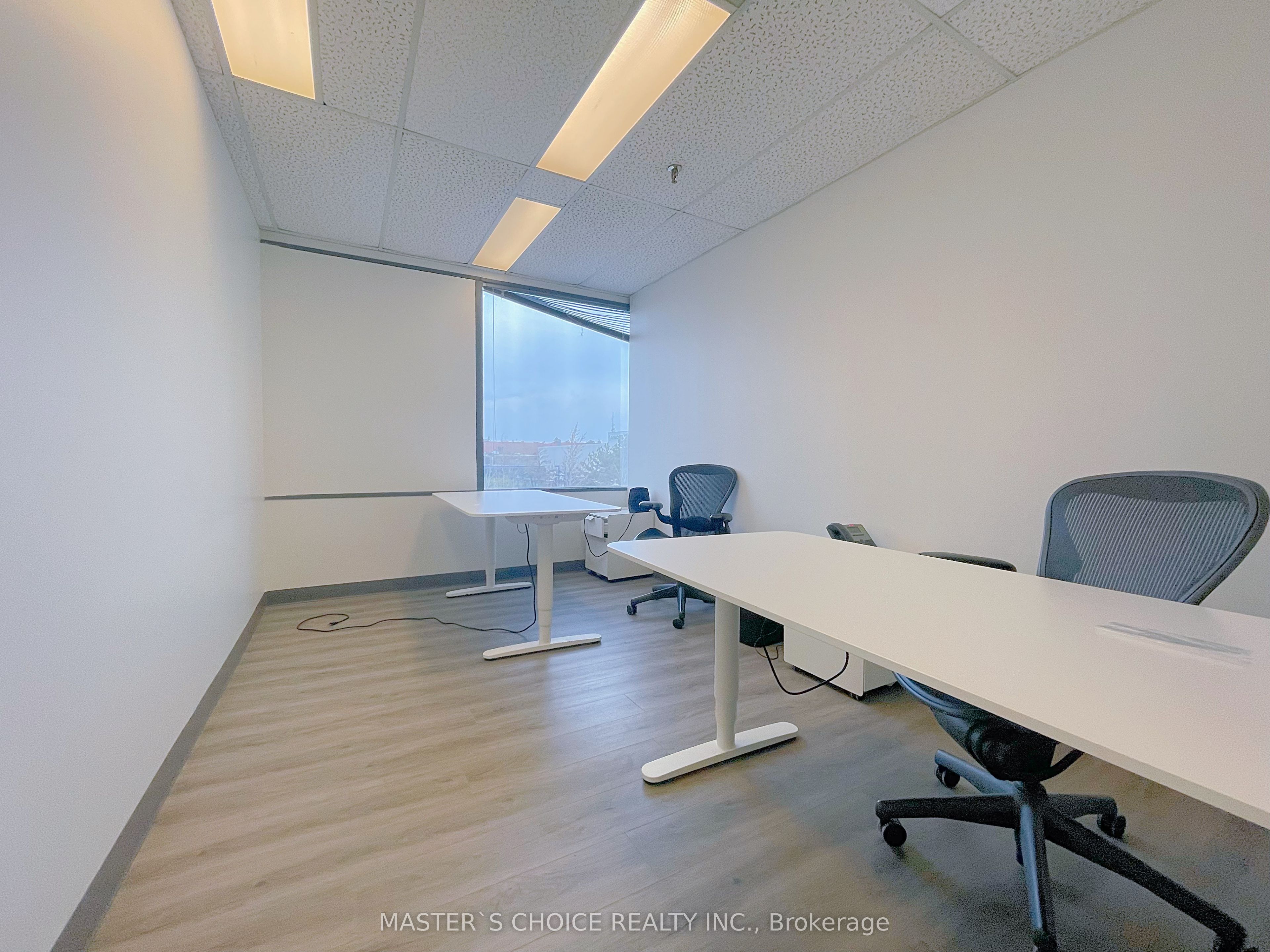 160 Traders Boulevard E 205 Property Photo 5