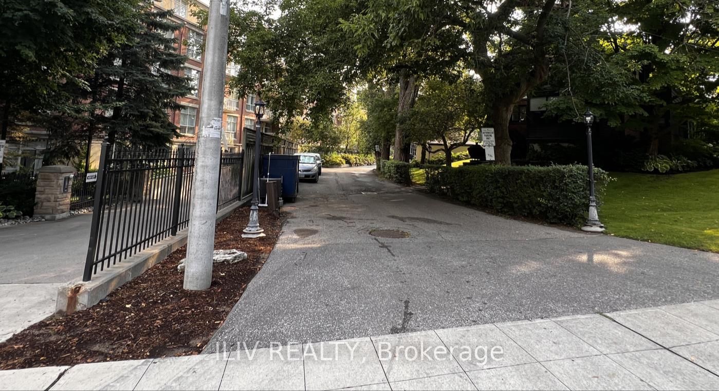 309 Riverside Drive Property Photo 2