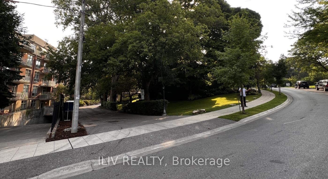 309 Riverside Drive Property Photo 3