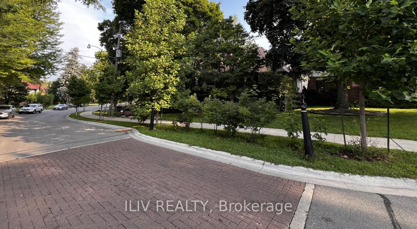 309 Riverside Drive Property Photo 5