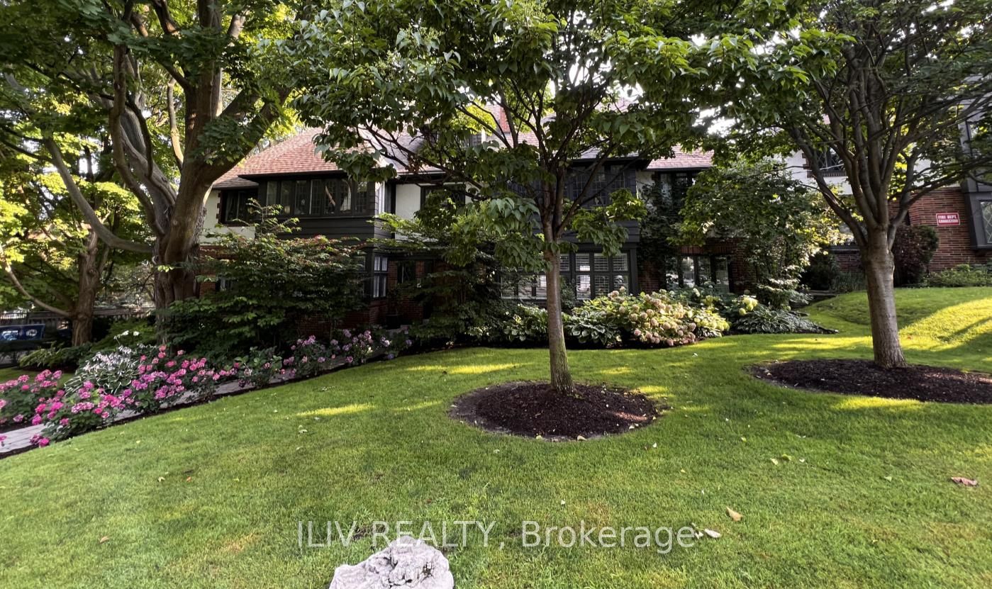 309 Riverside Drive Property Photo 7
