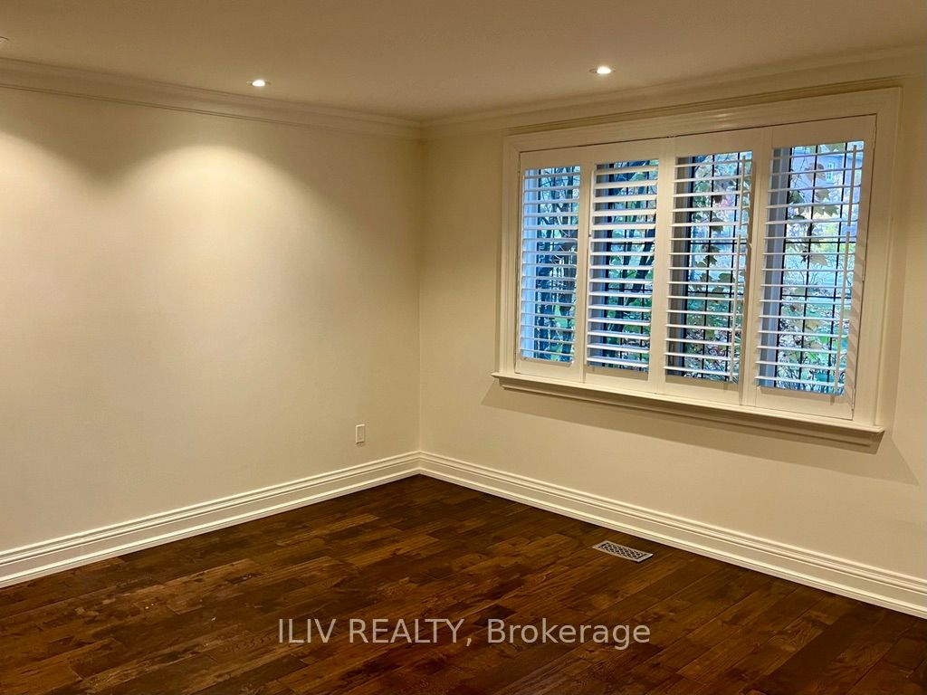 309 Riverside Drive Property Photo 14