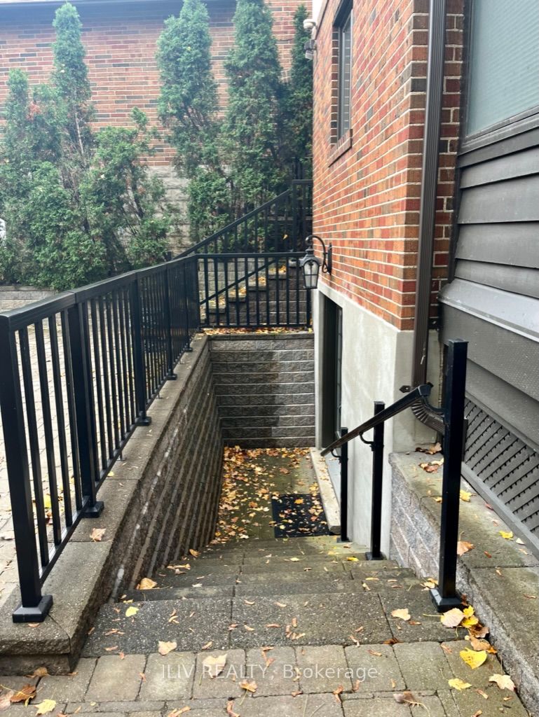 309 Riverside Drive Property Photo 21