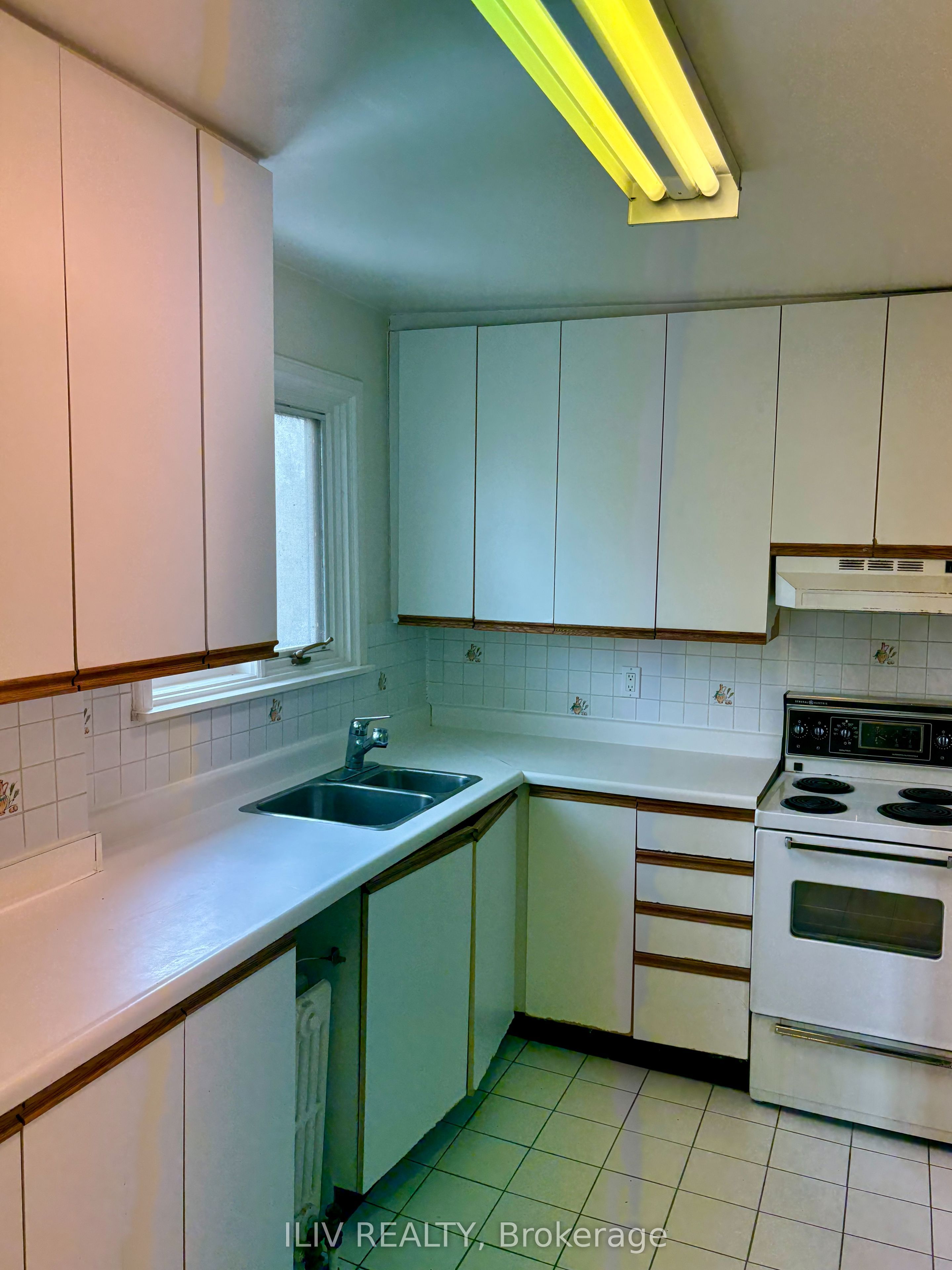 309 Riverside Drive Property Photo 27