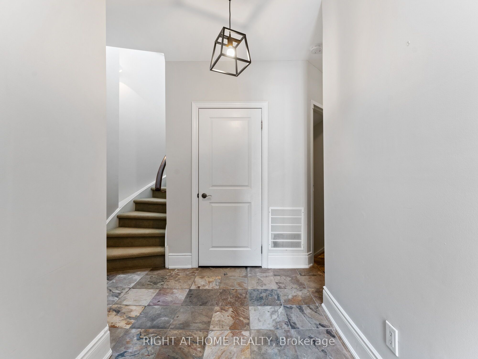 120 Bronte Road 8 Property Photo 8